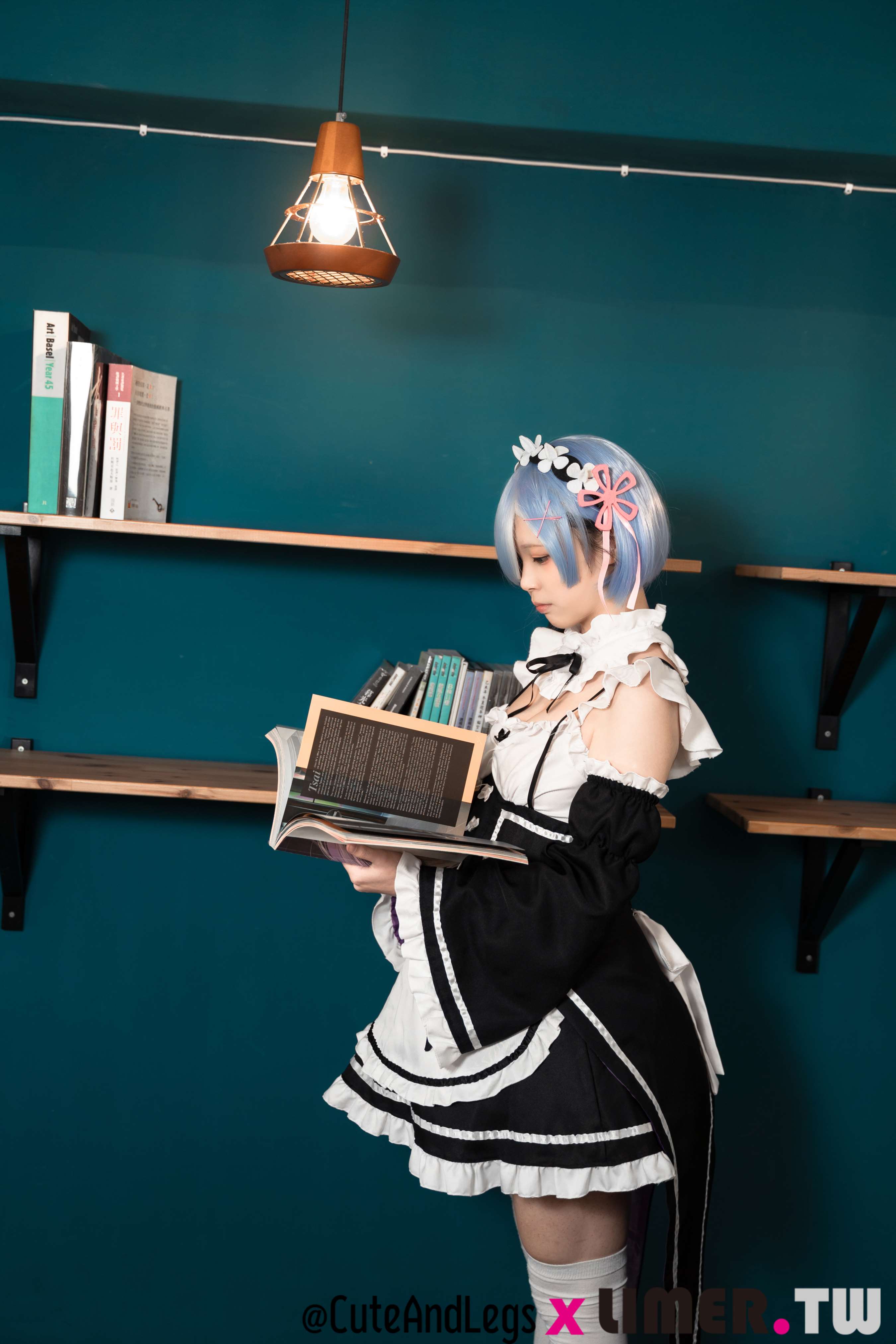 《[寄卖]新人之之！家务事就交给我！能帮忙擦掉脚上的灰尘吗？》作品图