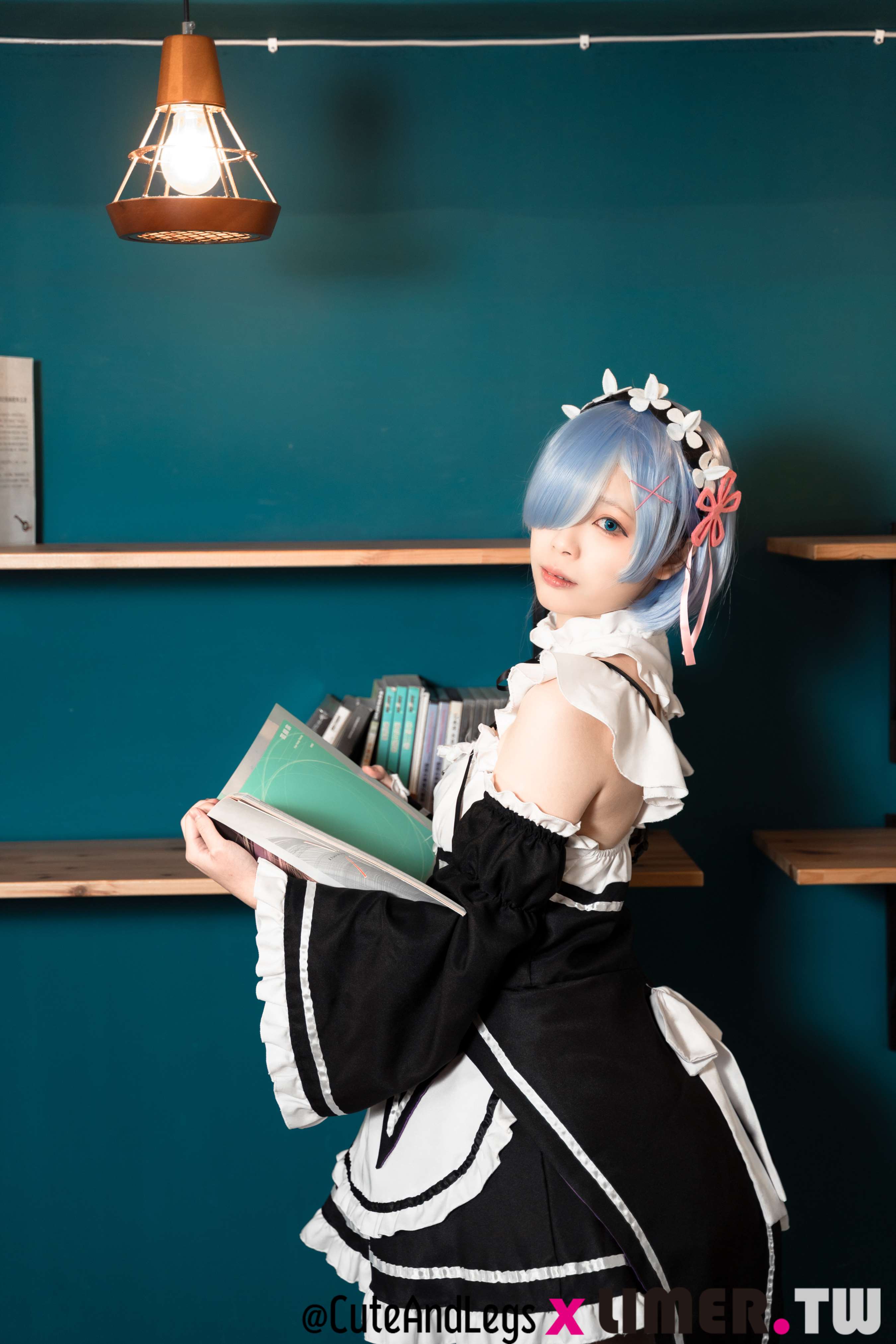 《[寄卖]新人之之！家务事就交给我！能帮忙擦掉脚上的灰尘吗？》作品图