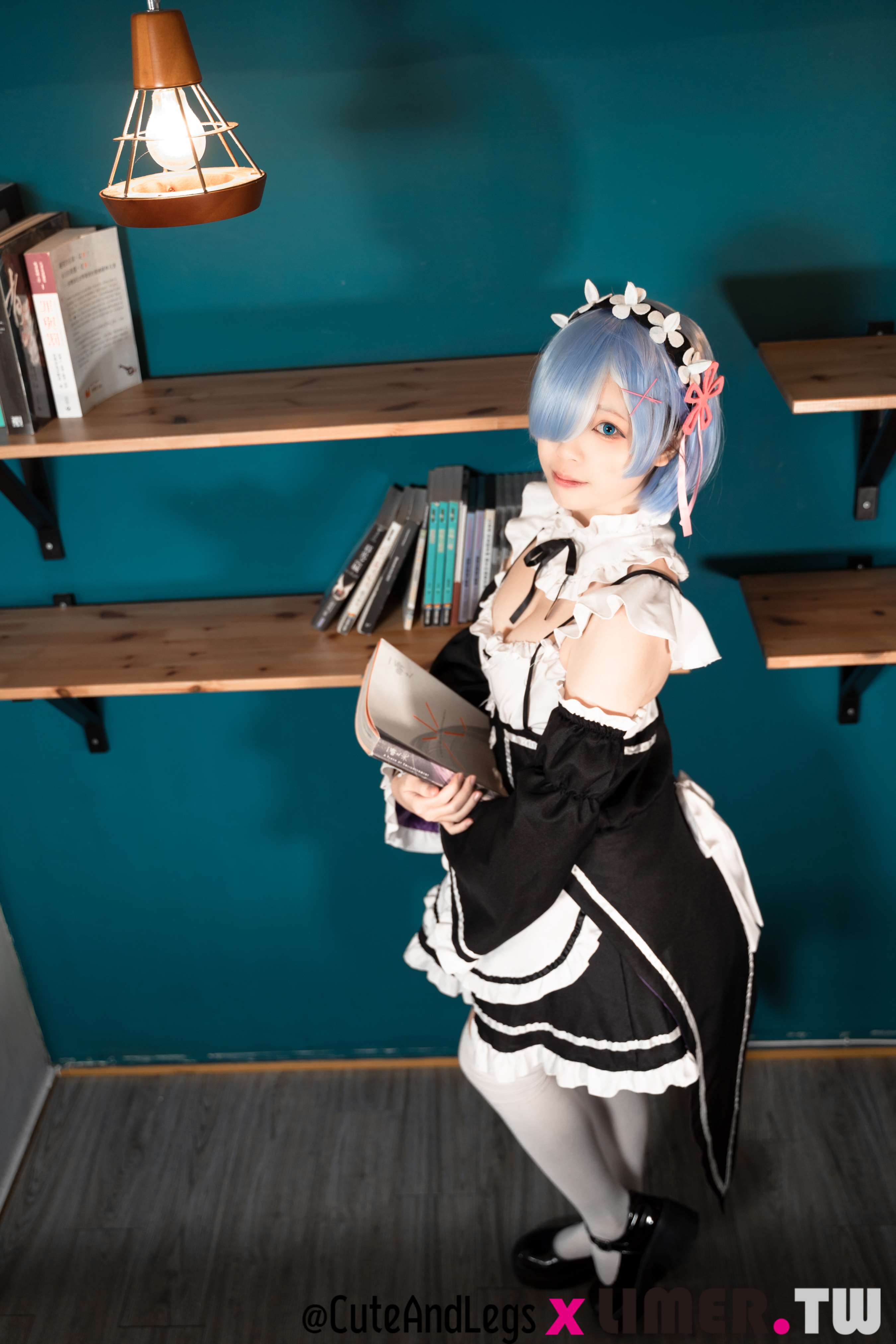 《[寄卖]新人之之！家务事就交给我！能帮忙擦掉脚上的灰尘吗？》作品图