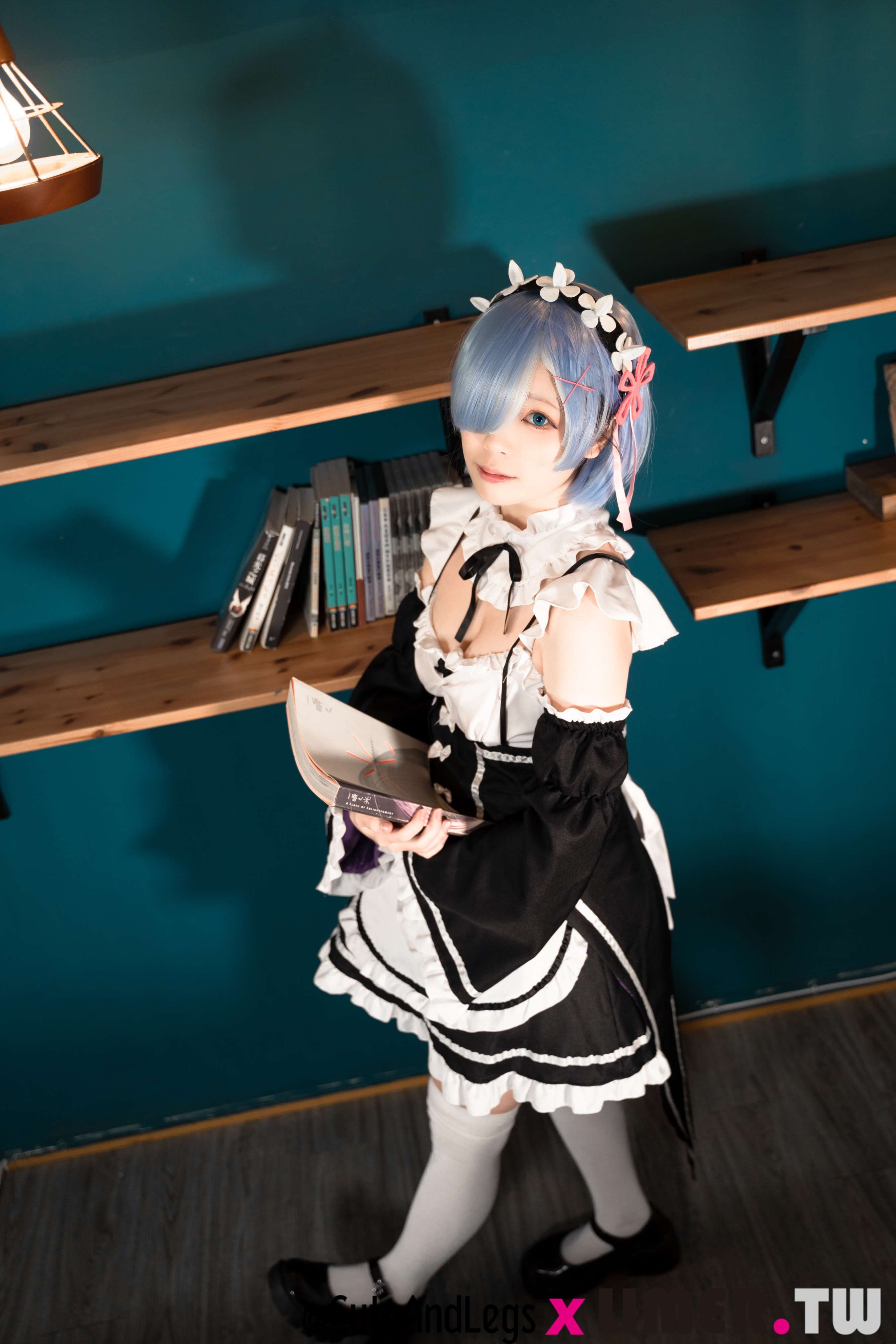 《[寄卖]新人之之！家务事就交给我！能帮忙擦掉脚上的灰尘吗？》作品图