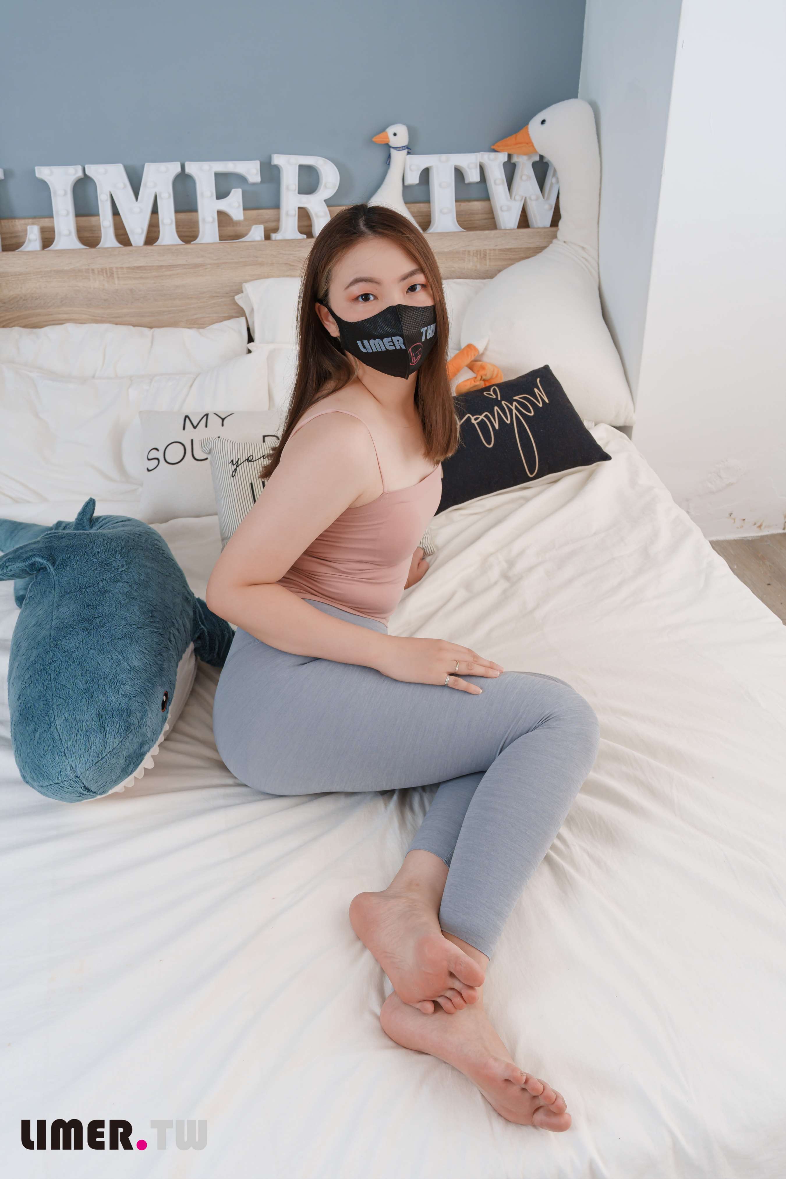 《[寄卖]素人 Liz 瑜珈服与你的 裸足 约会》作品图