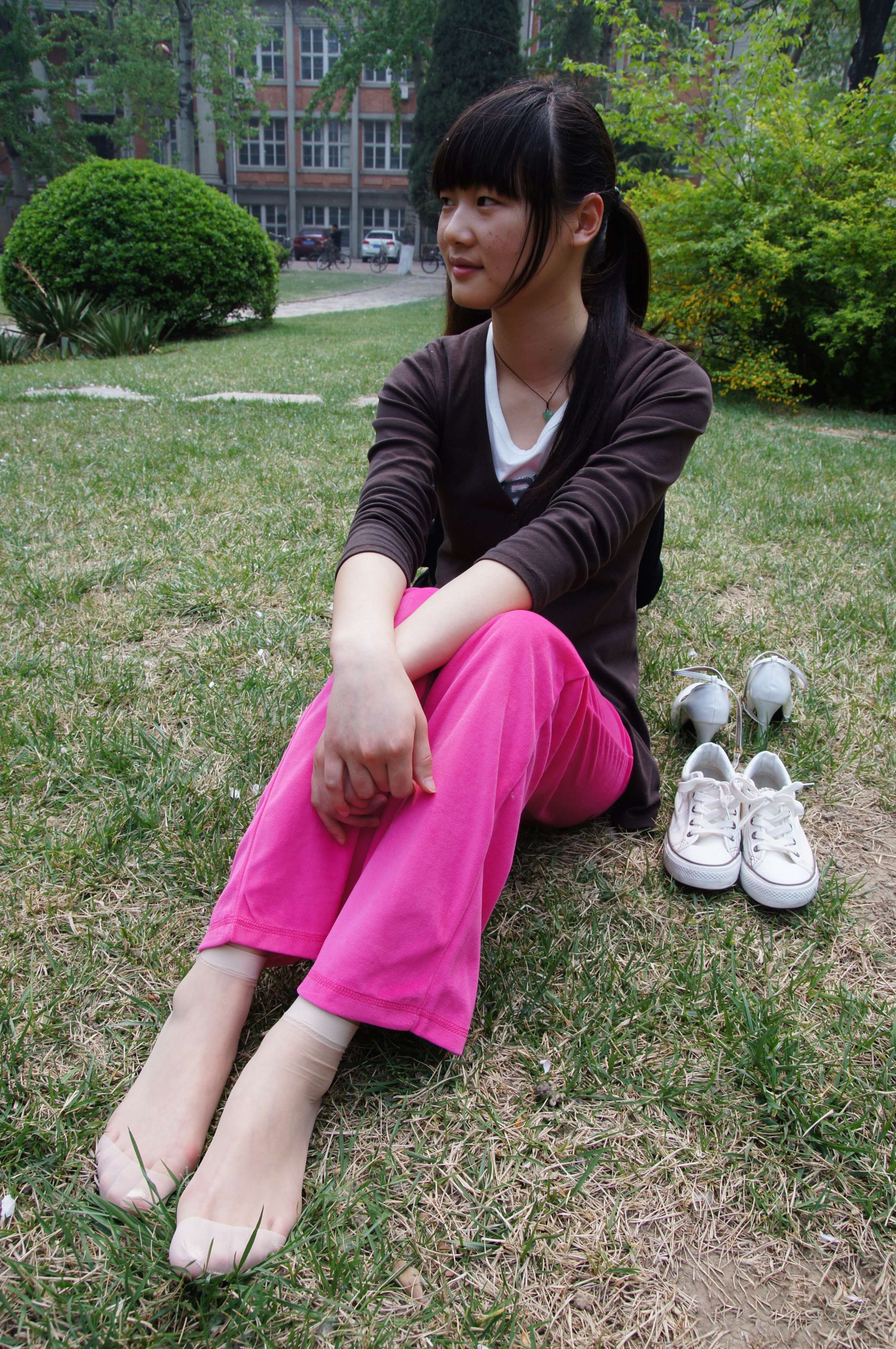 《酒店前台的大高个小溪丝足》作品图