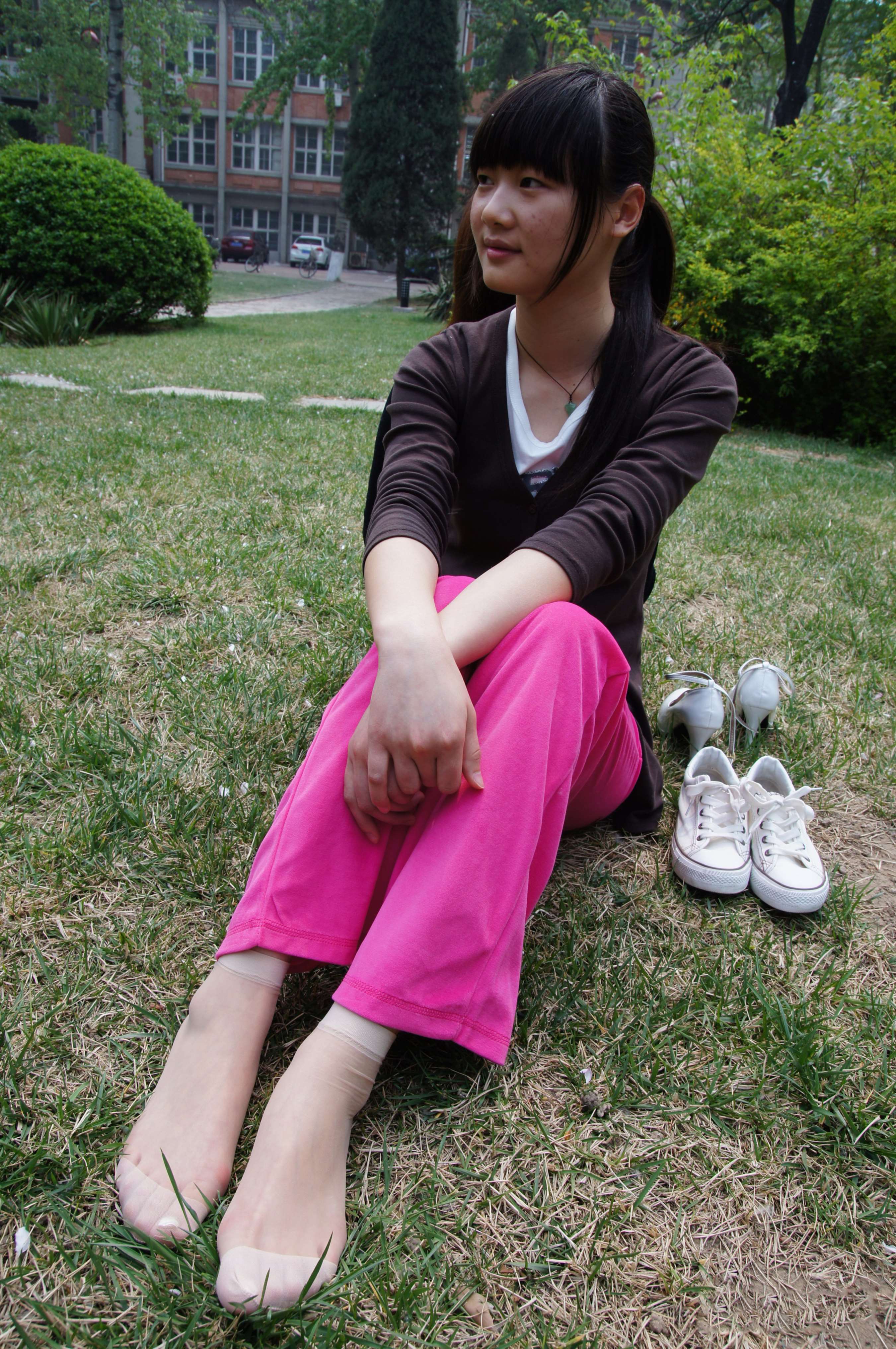 《酒店前台的大高个小溪丝足》作品图