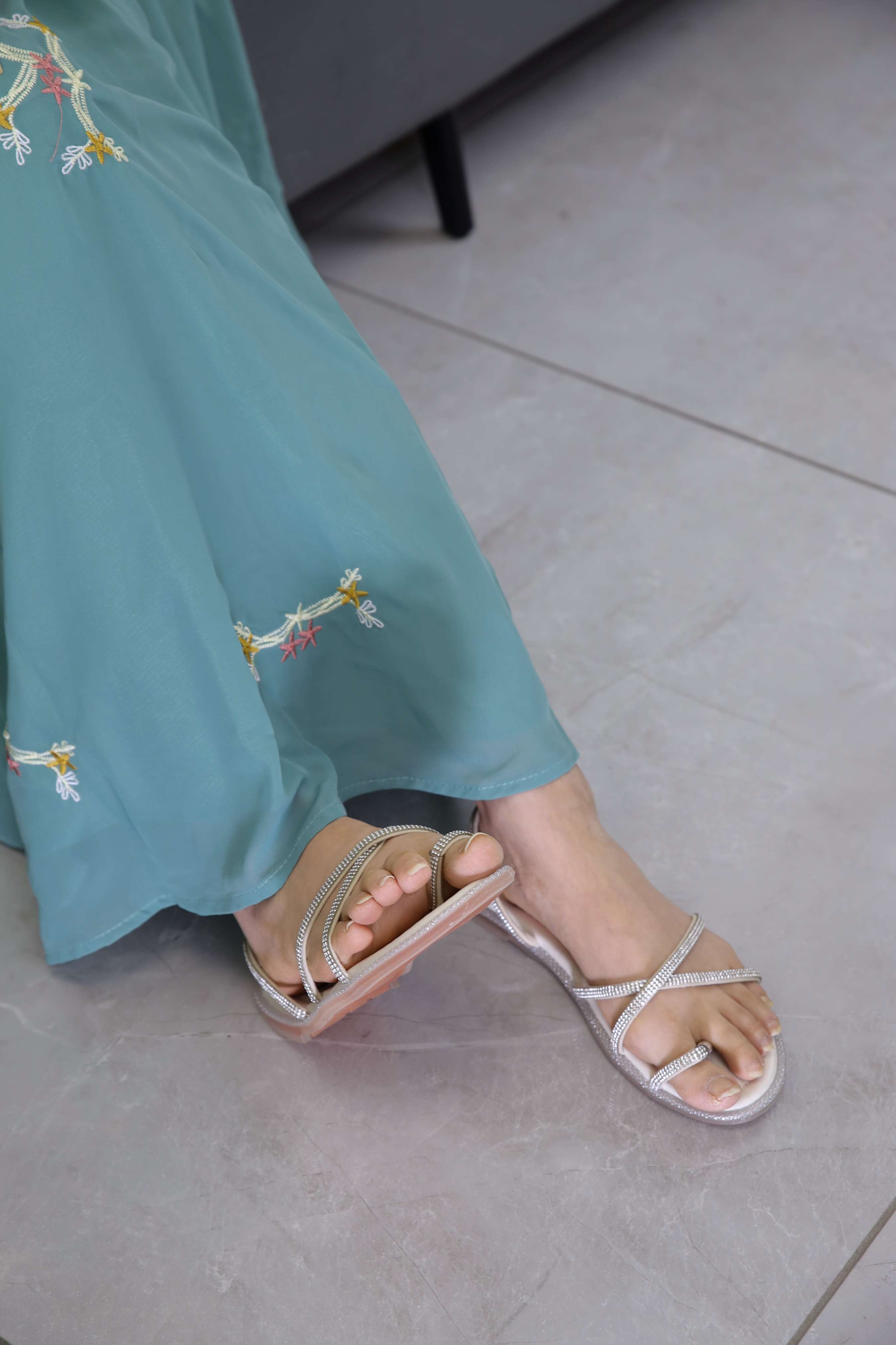 《婷婷 汉服凉拖の嫩足》作品图