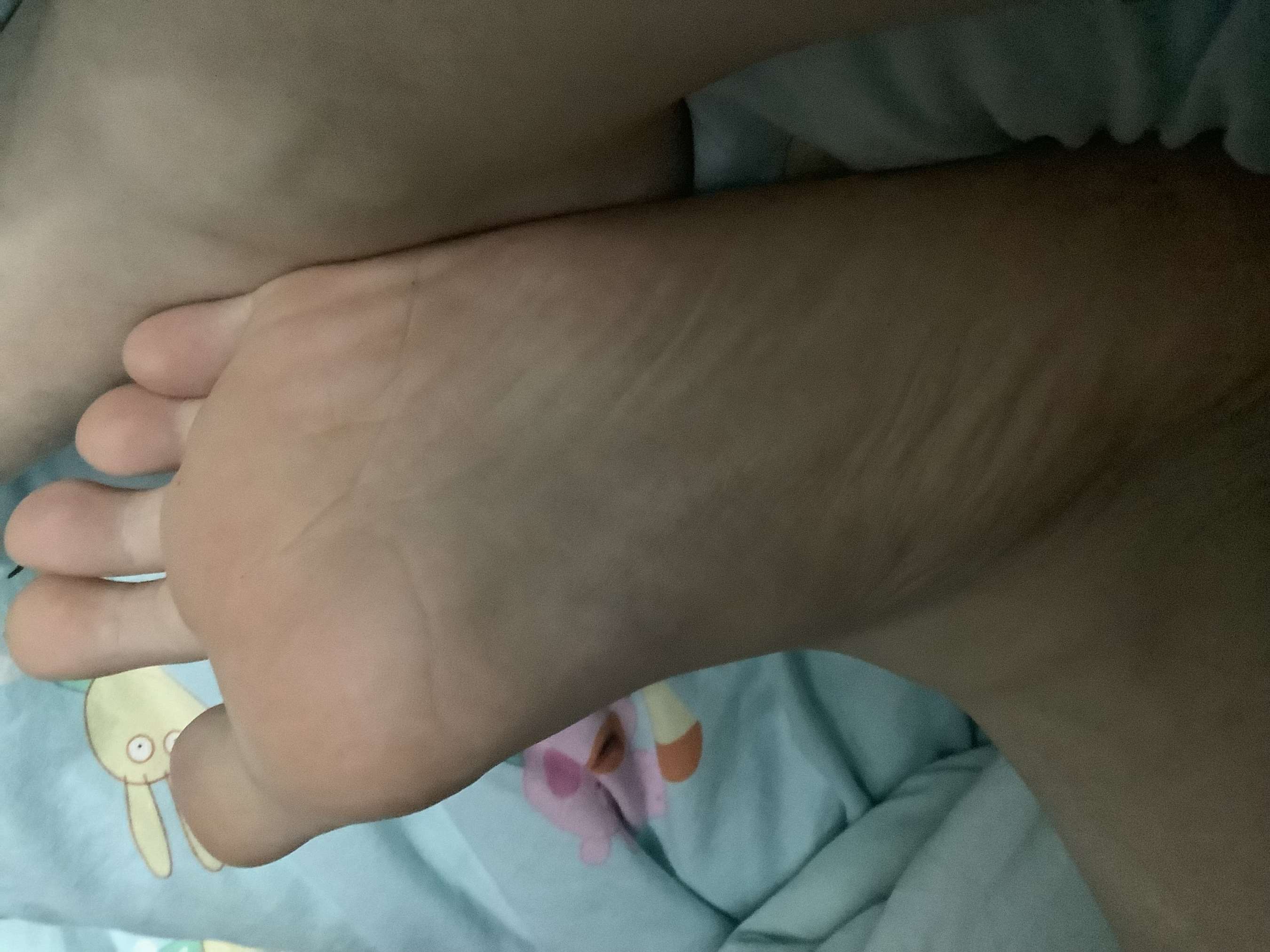 《汉堡夹嫩足》作品图