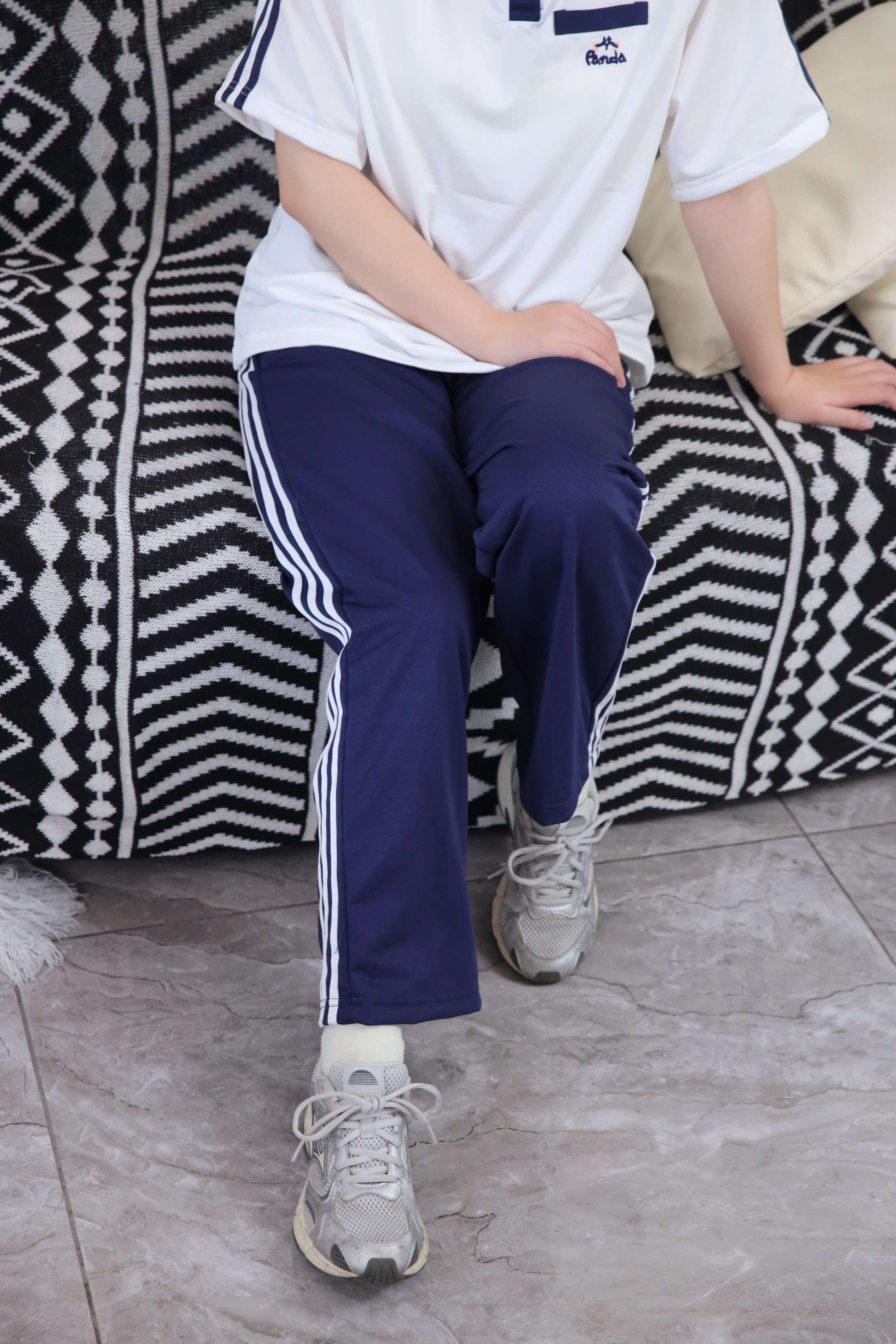 《露露-校服の棉袜、赤足》作品图