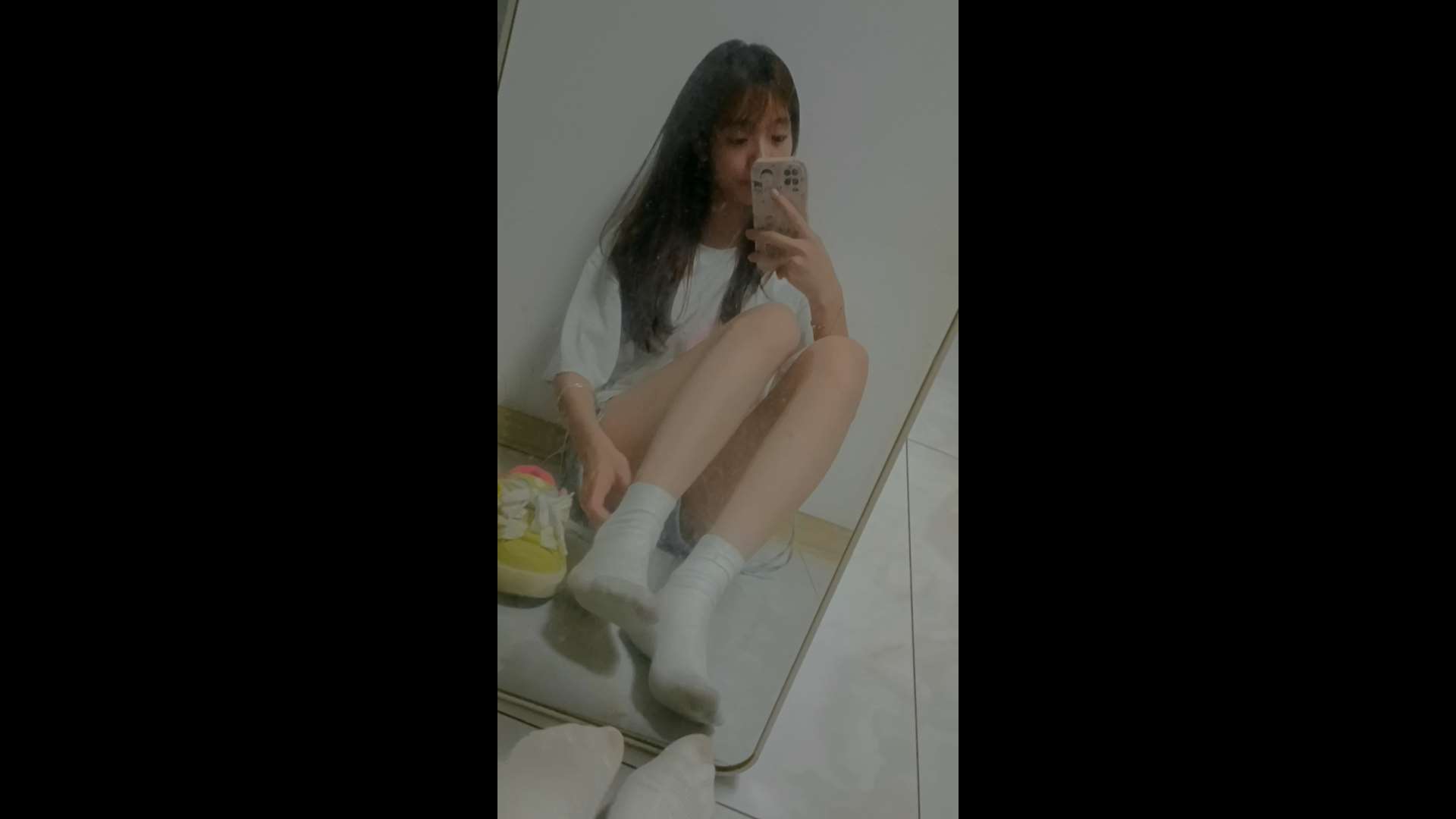 《[视频]清纯女高中生被我收买秀足》作品图