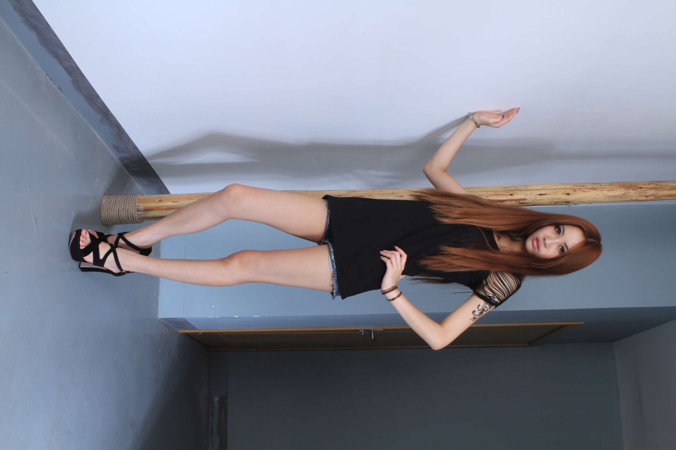 《小玉 高跟の嫩足》作品图