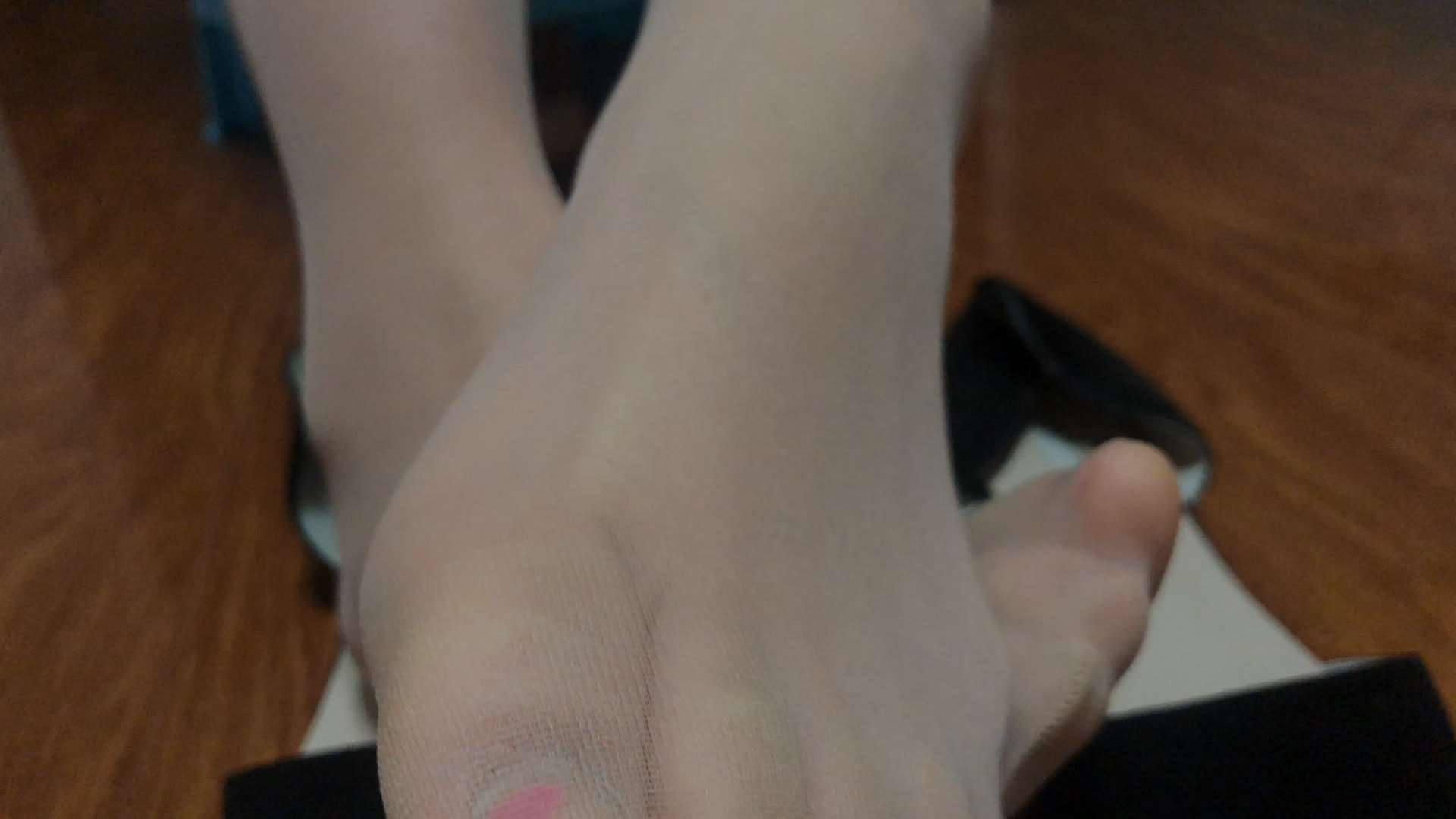 《[视频]船袜小兔丝足挑高跟》作品图