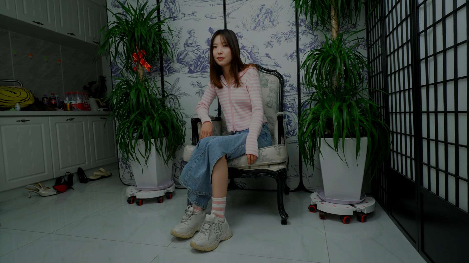 《[寄卖视频]A&F-王佳脱运动鞋展嫩足》作品图