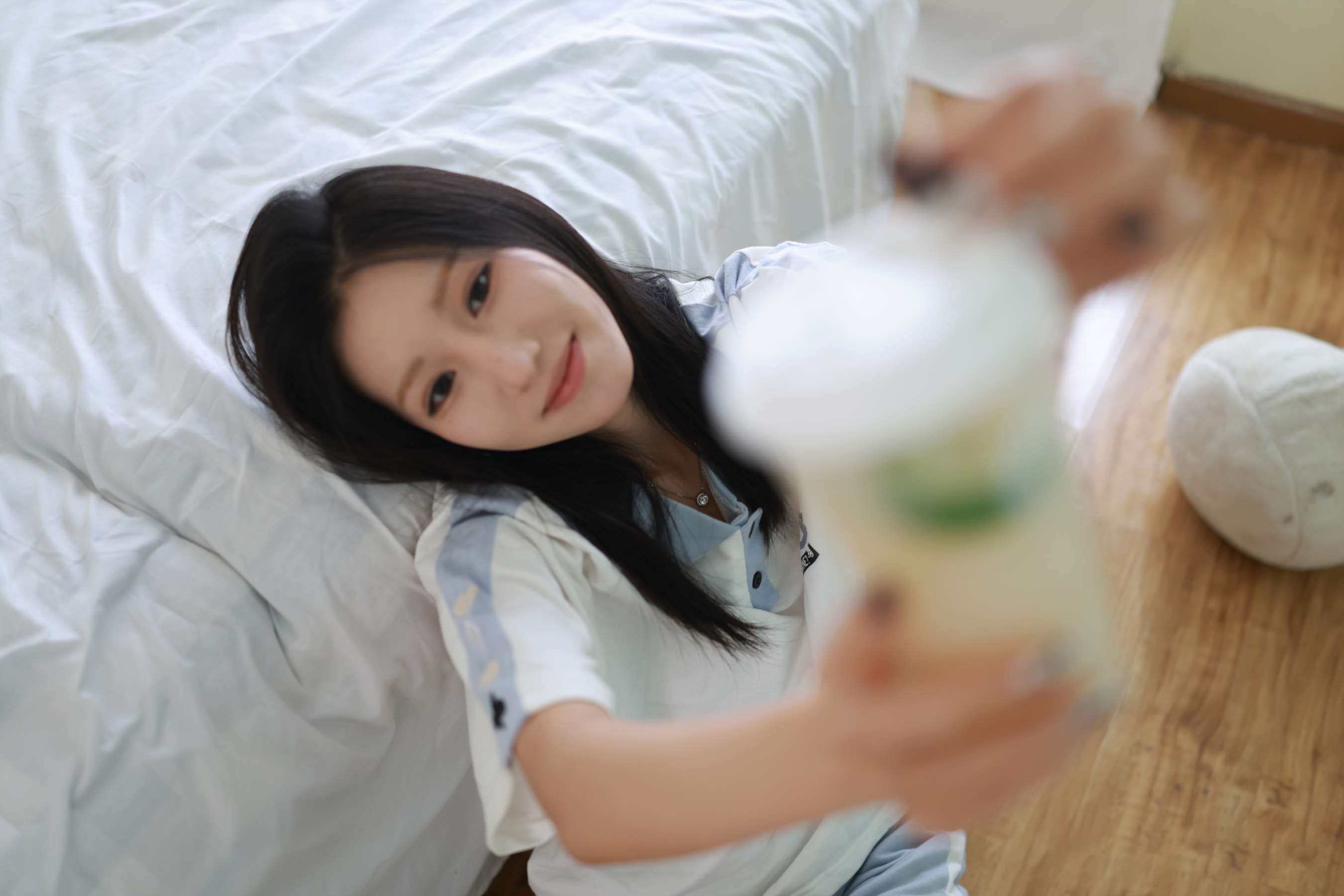 《薇薇 板鞋の脏船袜足》作品图