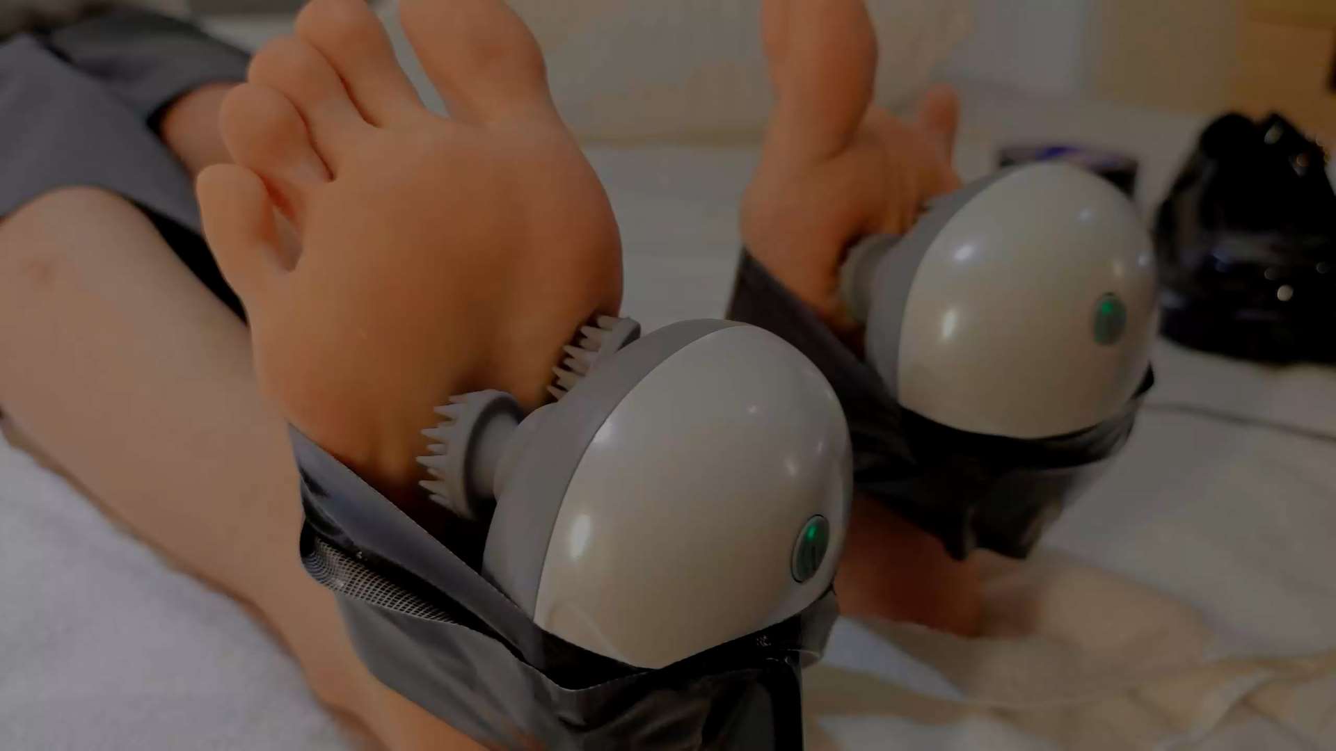 《[视频]超嫩脚丫腋窝按摩器TK》作品图