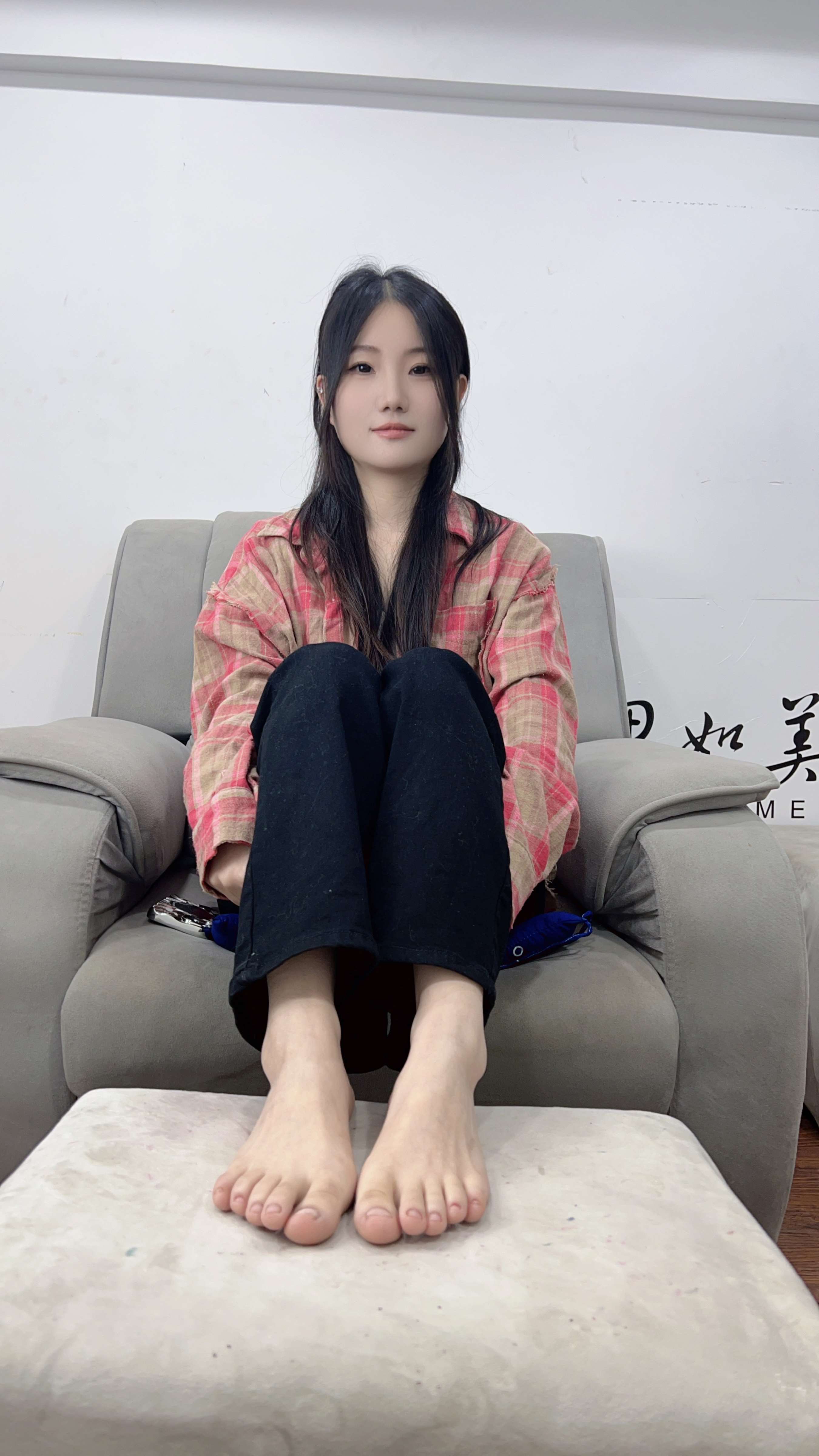 《两人嫩足》作品图