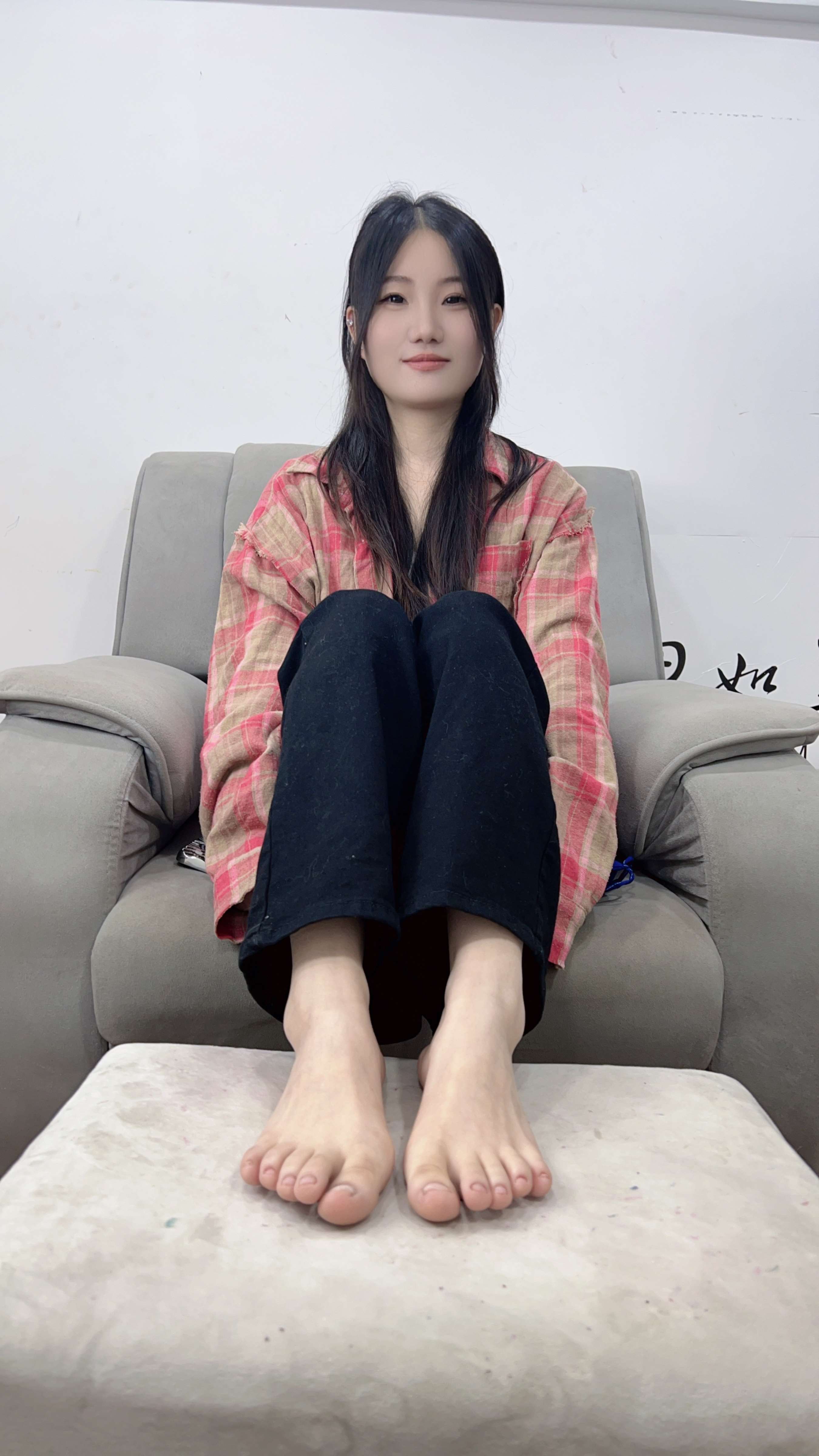 《两人嫩足》作品图