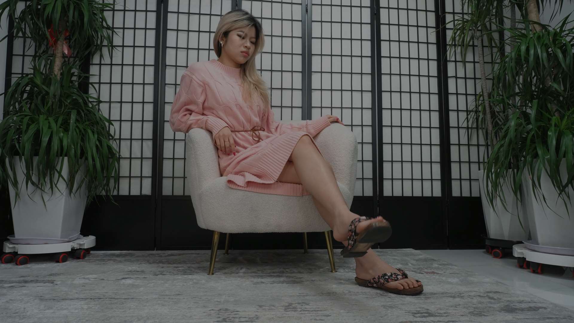 《[寄卖视频]A&F-Xiaoyuyu展示她的敏捷性感的小脚》作品图