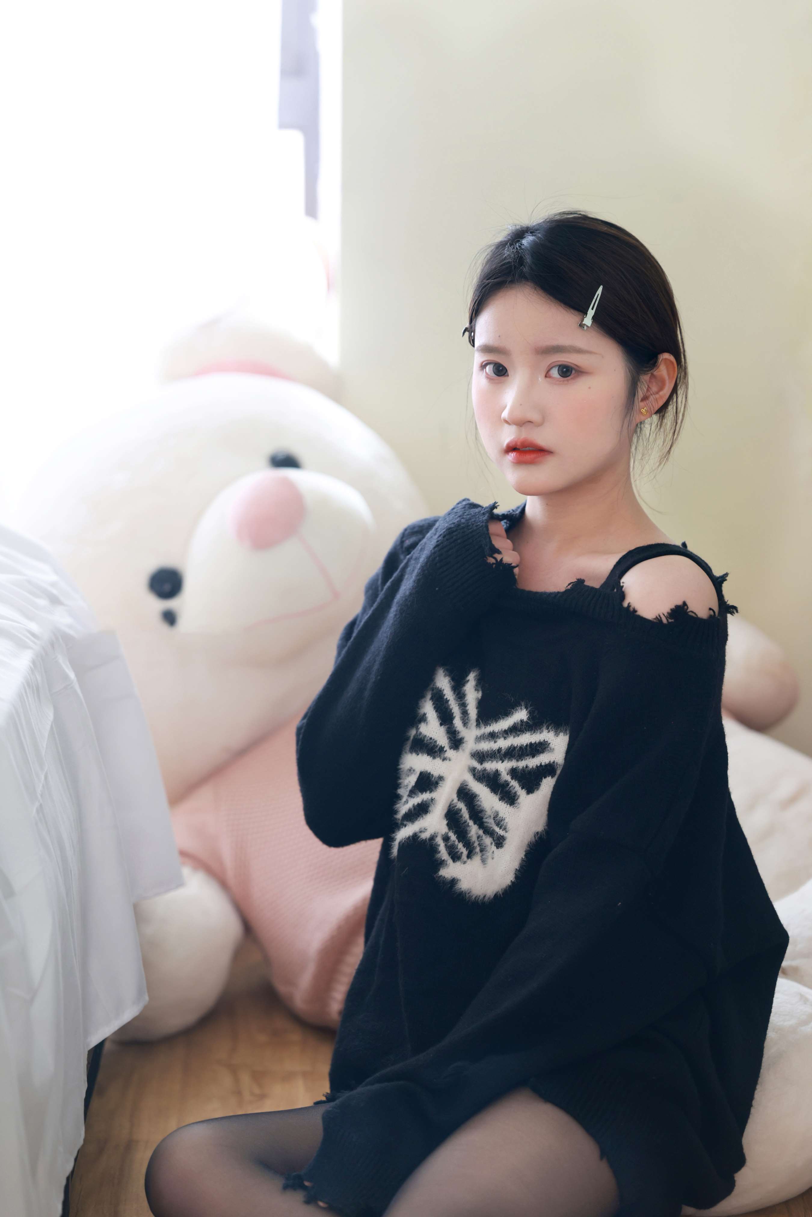 《小点心 撕黑丝足》作品图