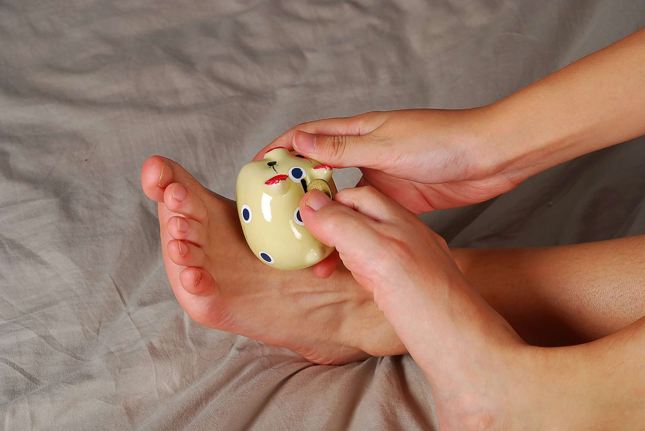 《Susie 嫩足玩物》作品图