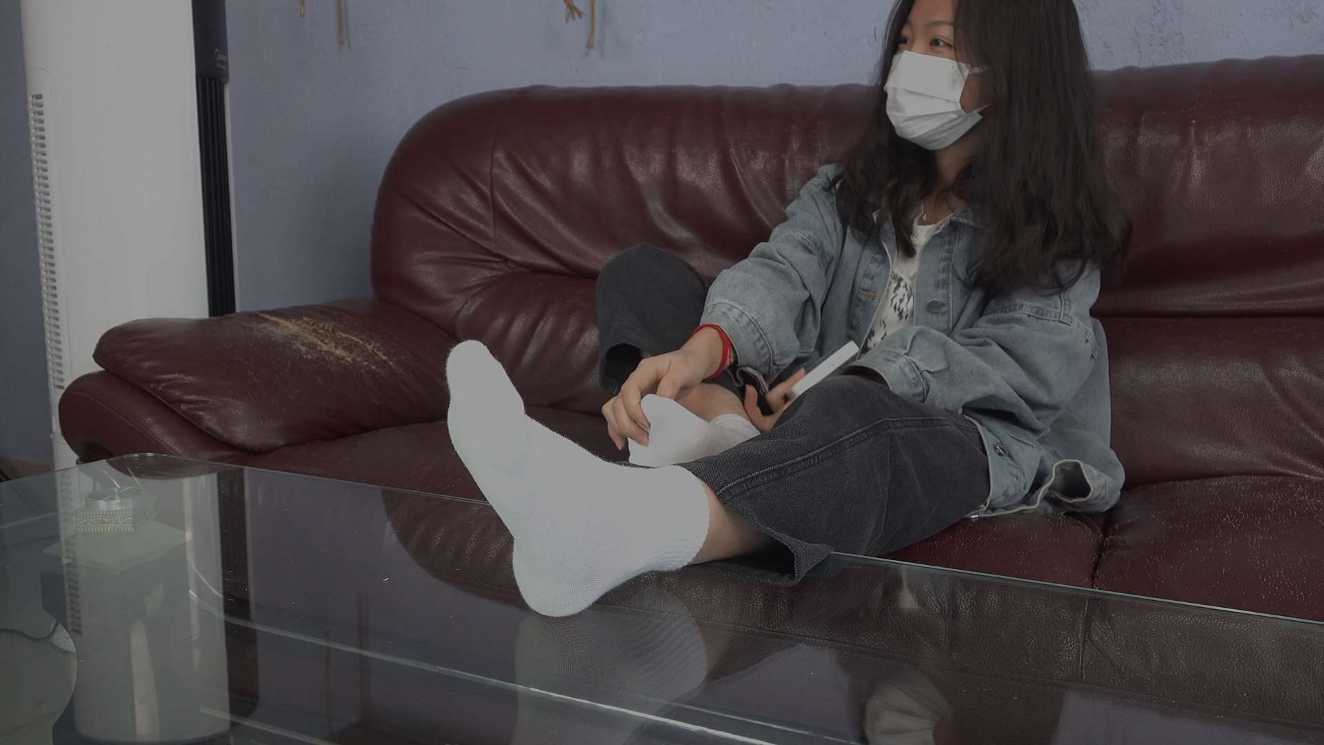 《[视频]小网红魅儿白嫩可爱的脚丫-脚趾晶莹剔透》作品图