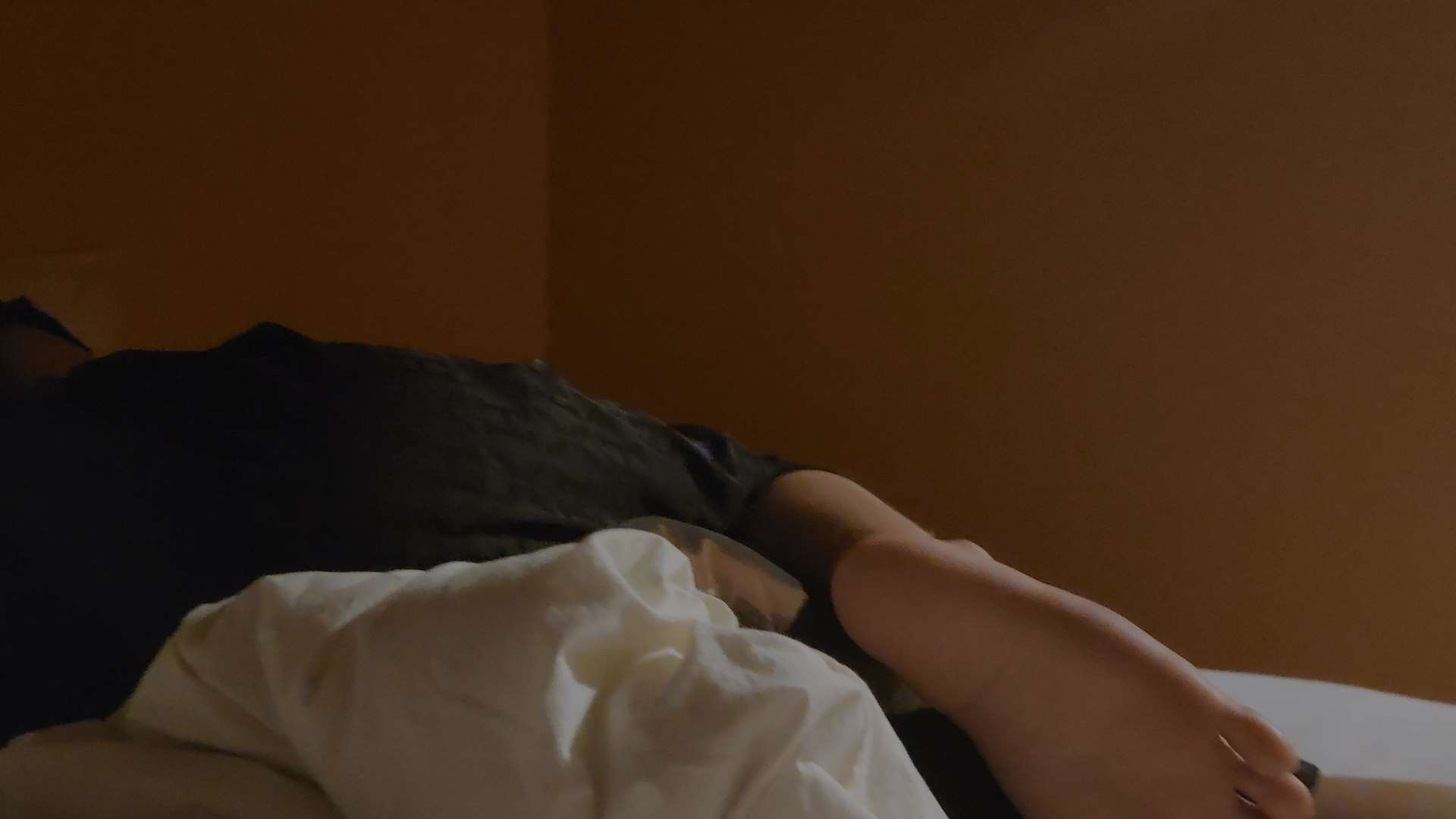 《[视频]抚摸熟睡01年出生女孩的脚》作品图