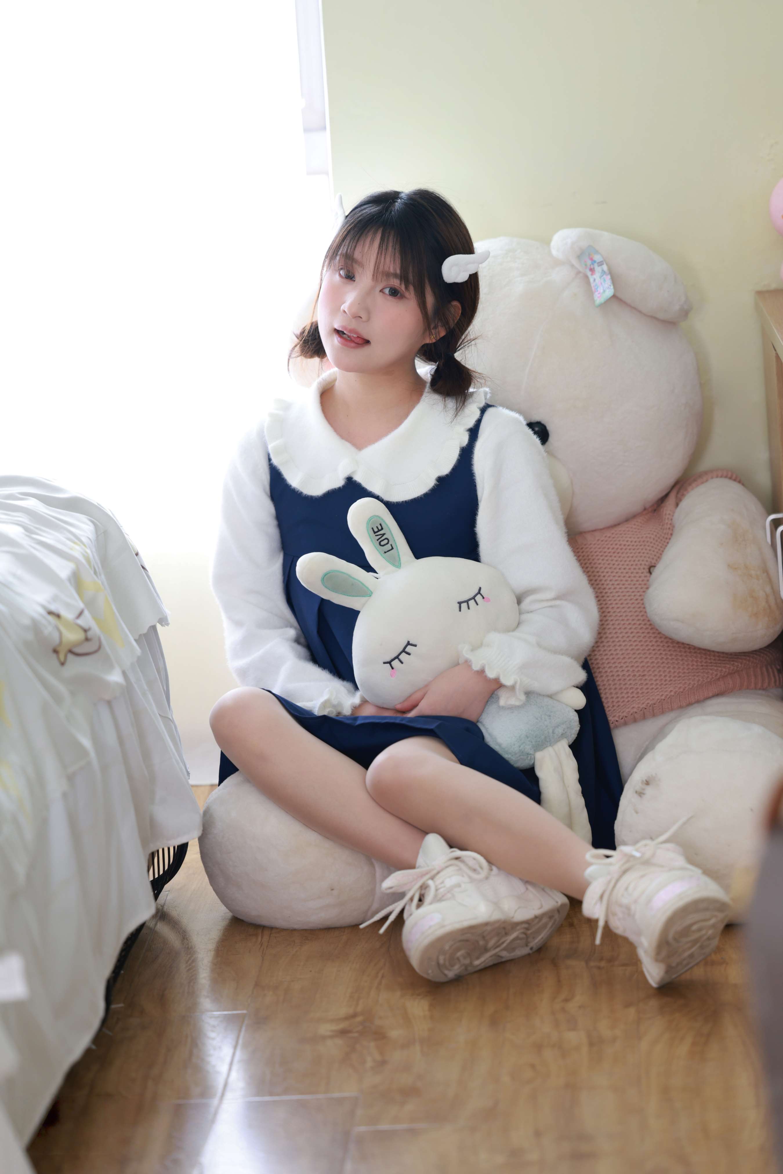 《小点心 肉丝足》作品图