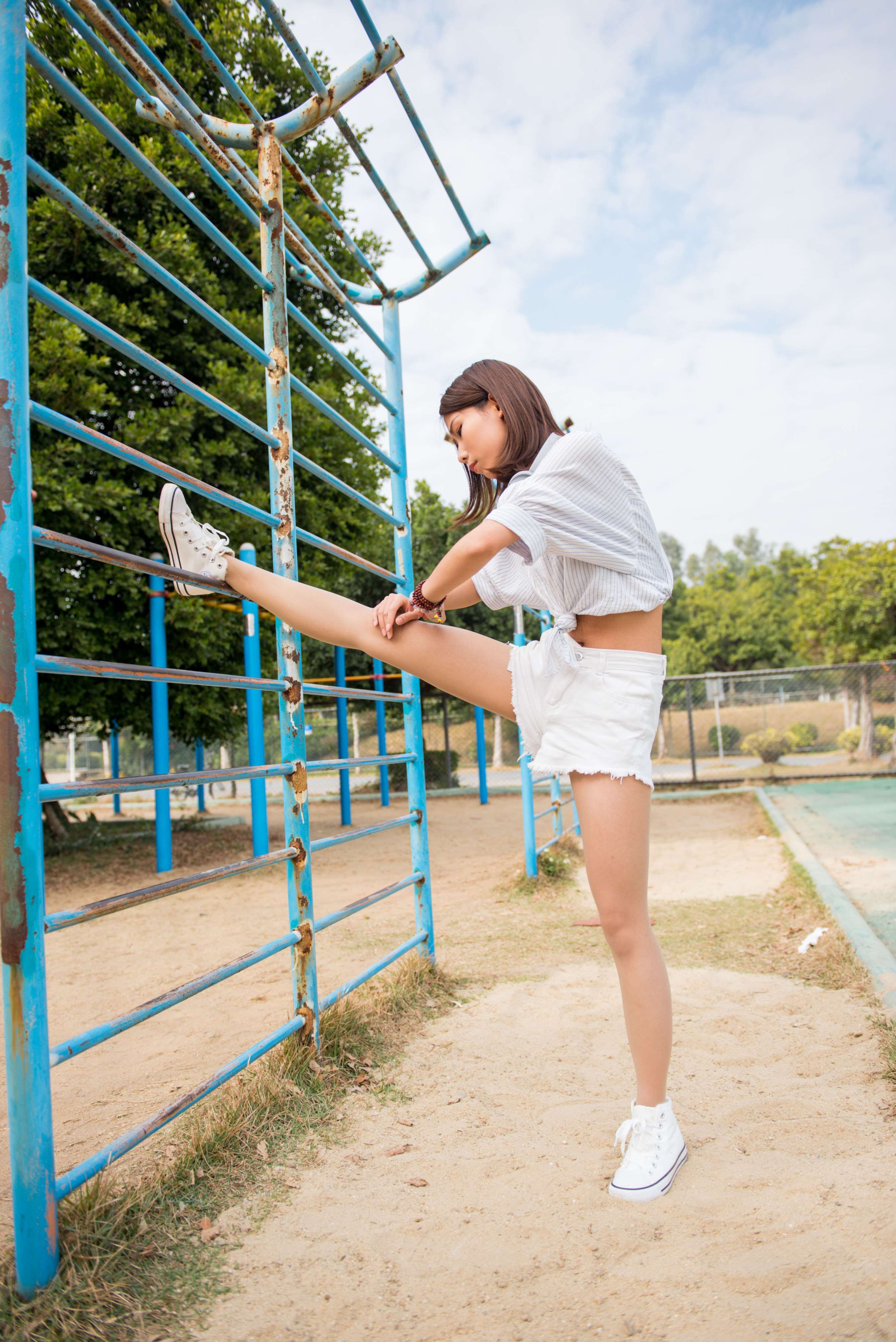 《热裤肉丝小妹》作品图