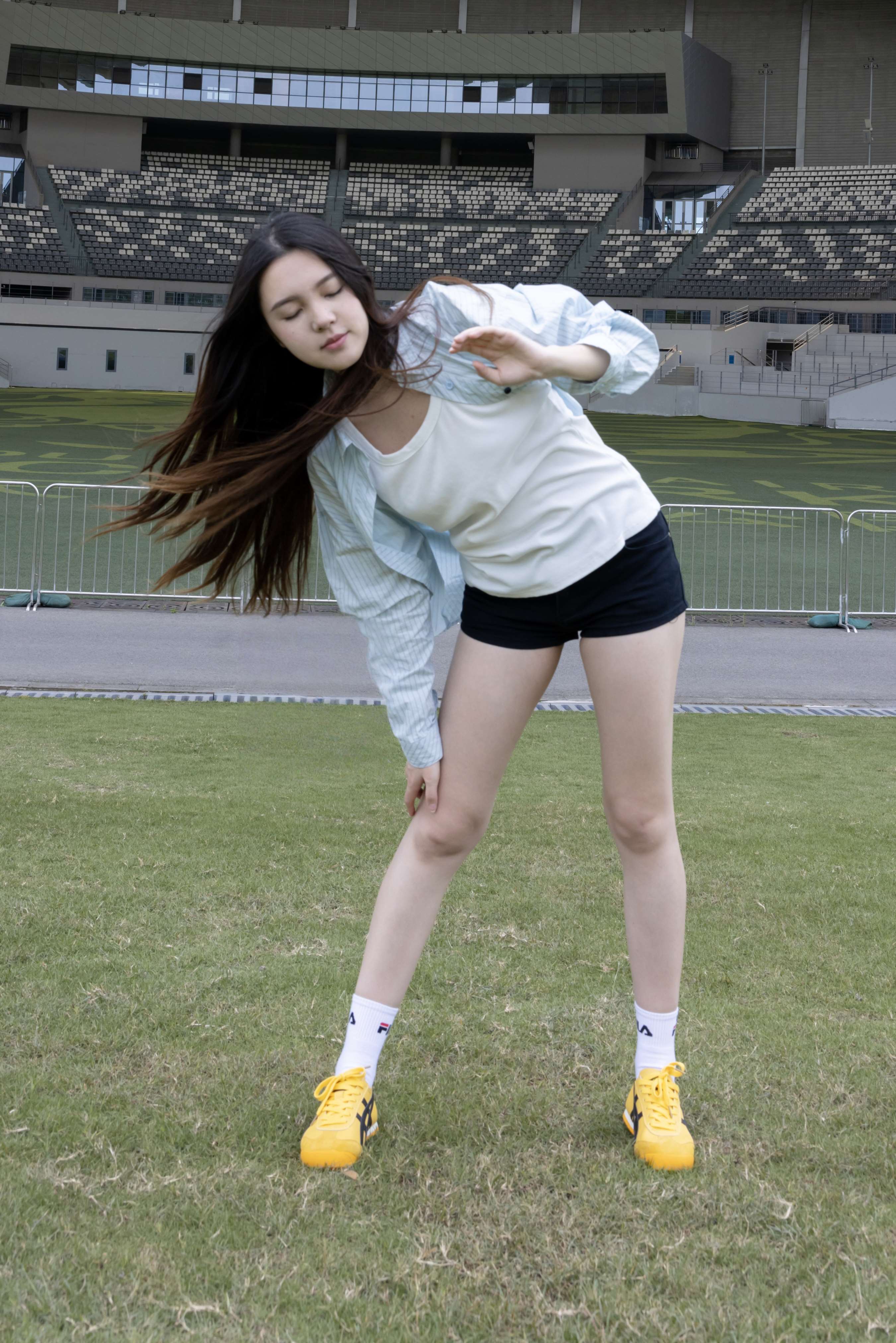 《金麦 体育馆秀足》作品图