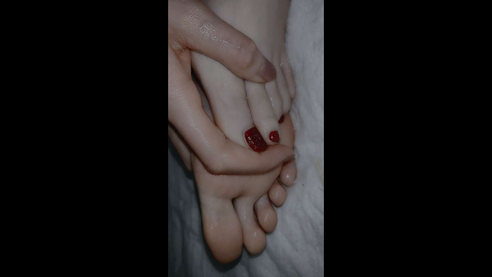 《[视频]晴子秀白嫩裸足》作品图