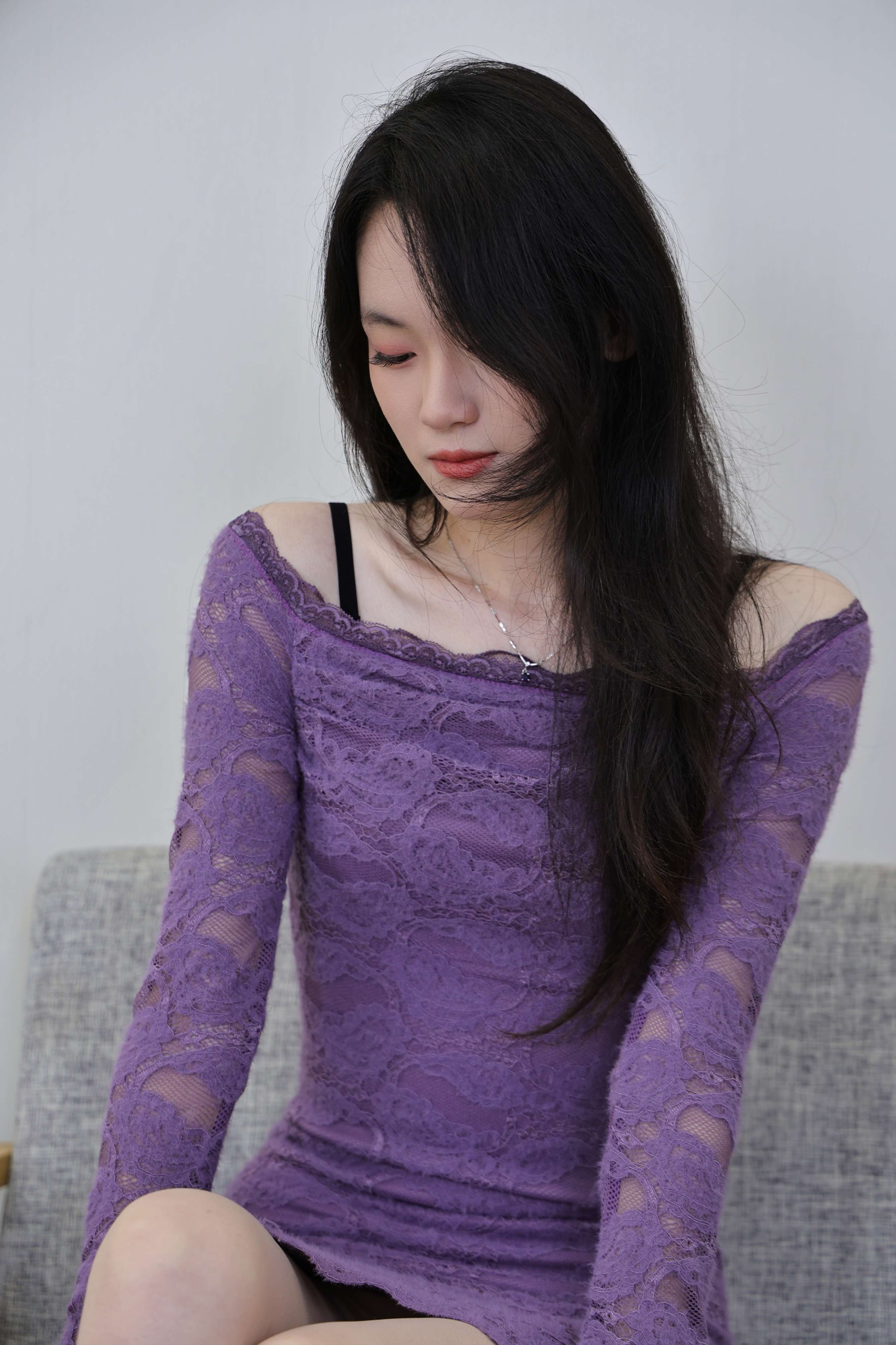 《小艺 紫色包臀裙の肉丝美脚》作品图