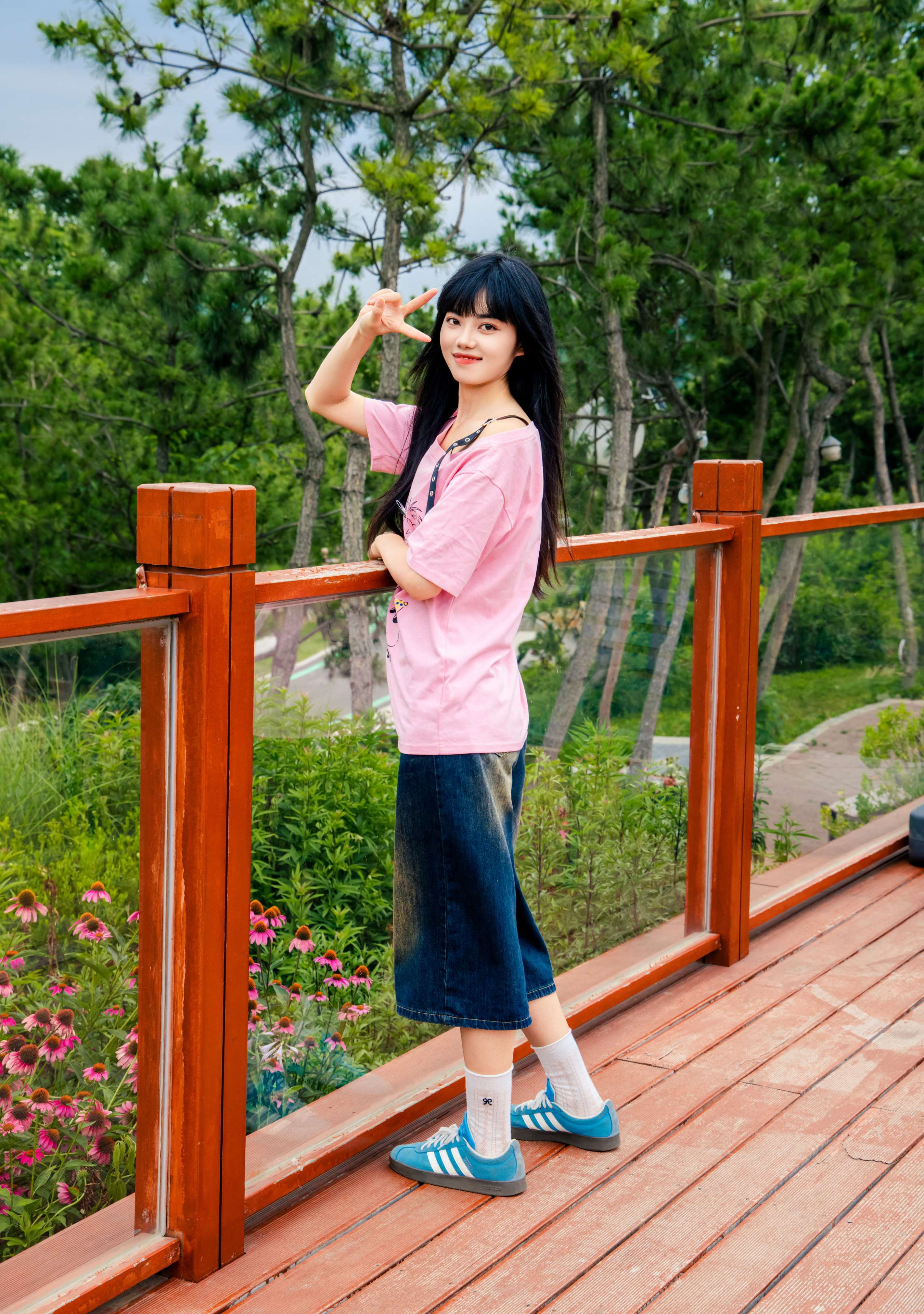 《阿月 牛仔の棉袜美脚》作品图