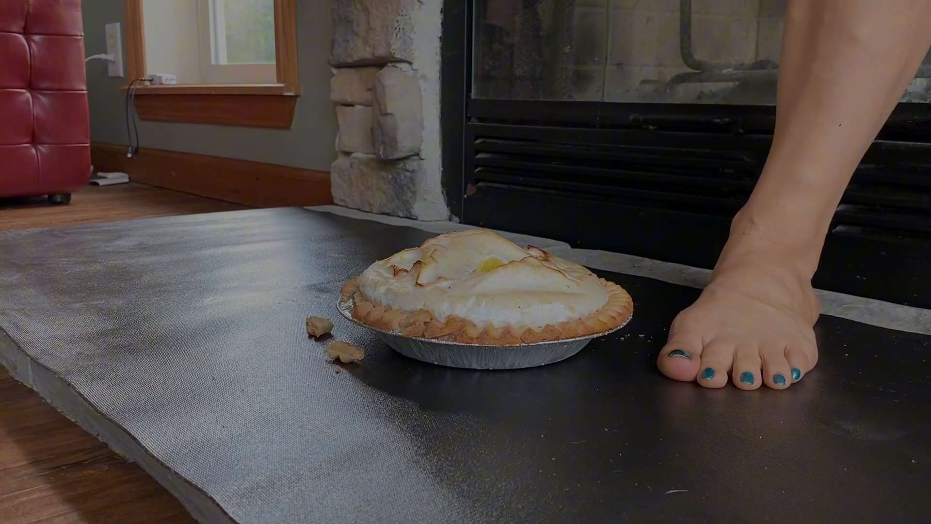 《[视频]裸足菠萝酱蛋糕加面包擦脚》作品图