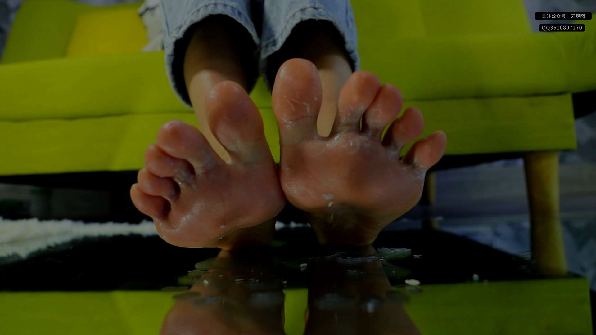 《[视频]可爱女生梓潼奶油美脚的诱惑》作品图