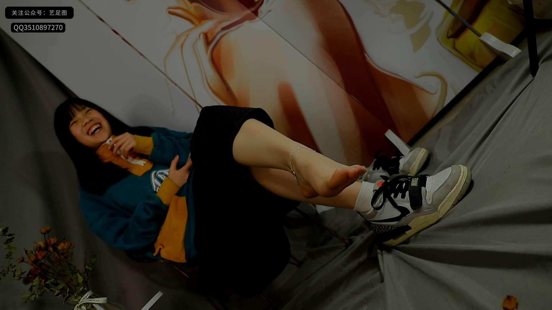 《[视频]穿AJ的美女宝儿换高跟秀美脚挑鞋》作品图