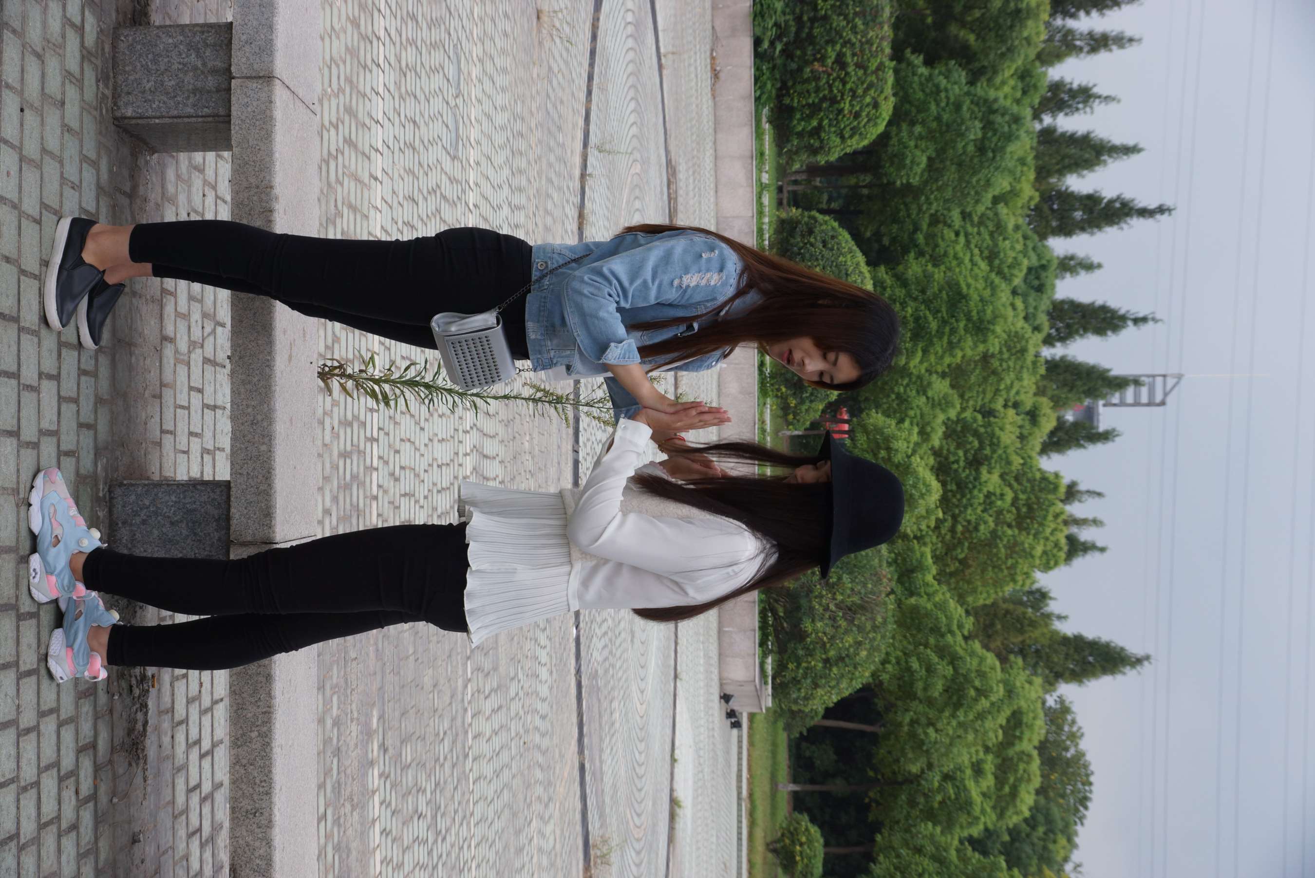 《两学姐校园互脚の量足》作品图