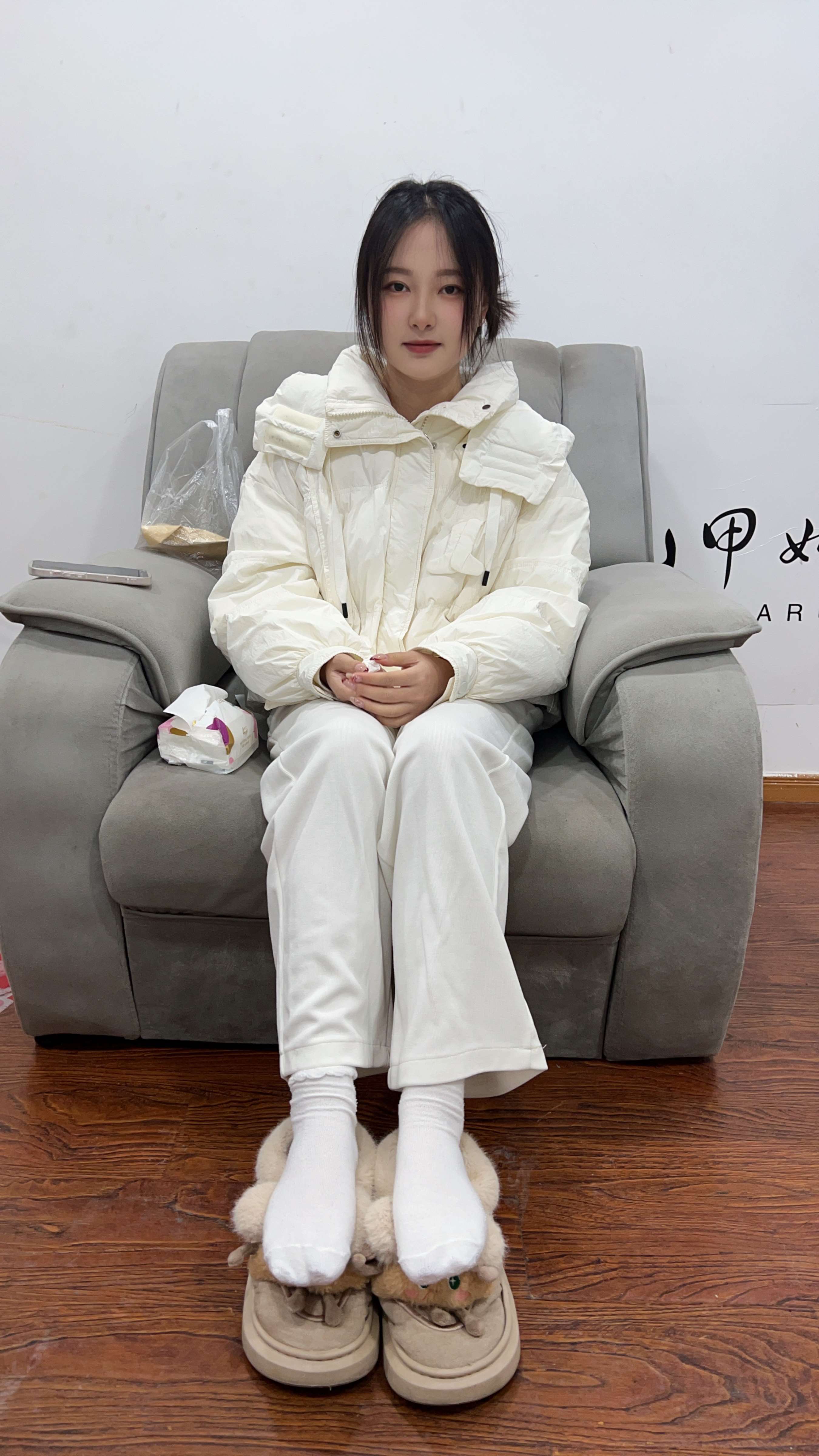 《毛衣少女の嫩足》作品图