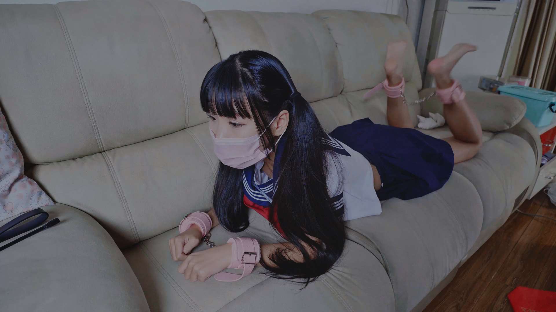 《[视频]拍打JK少女脚心》作品图