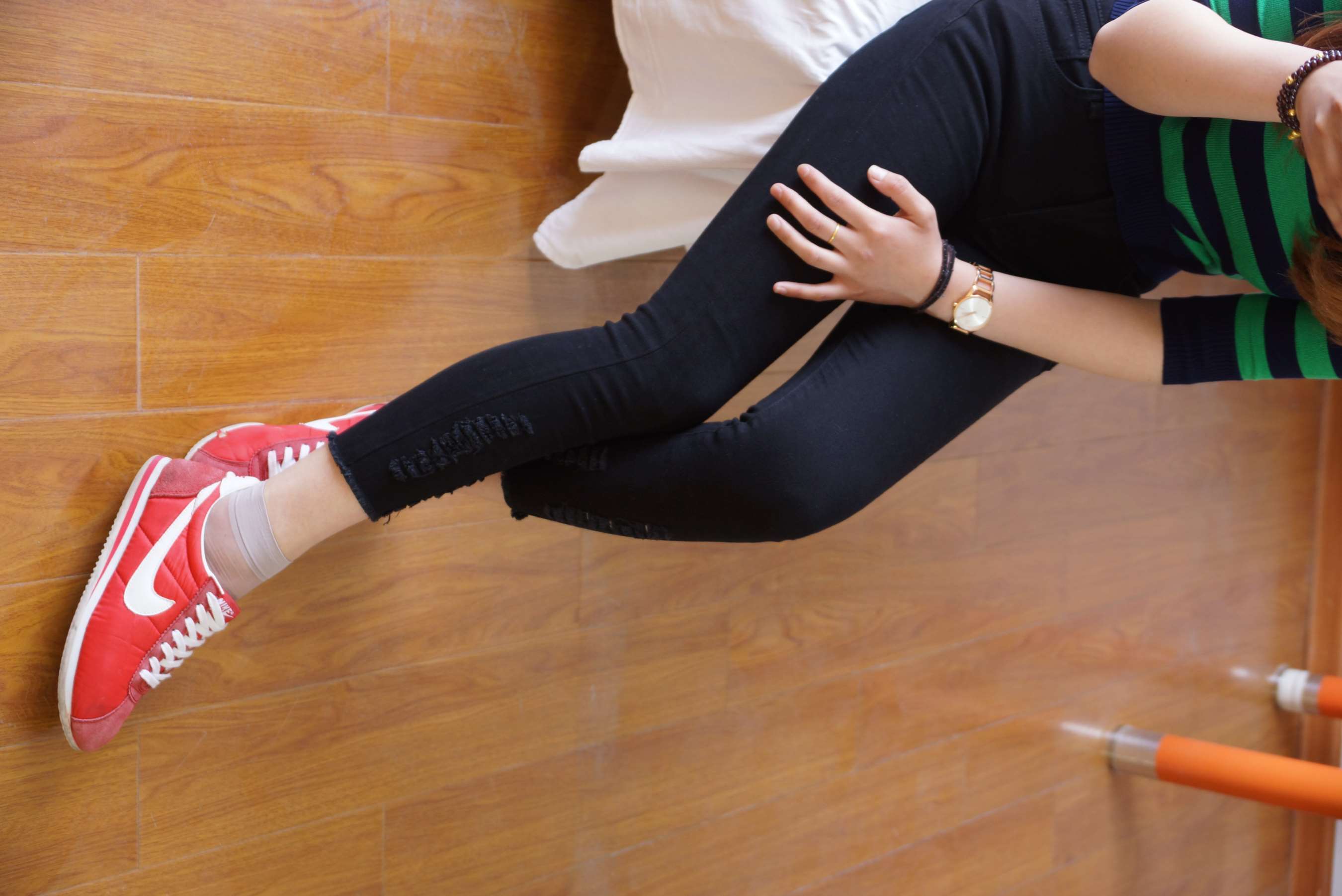 《刚运动完的袜子还是湿湿的》作品图