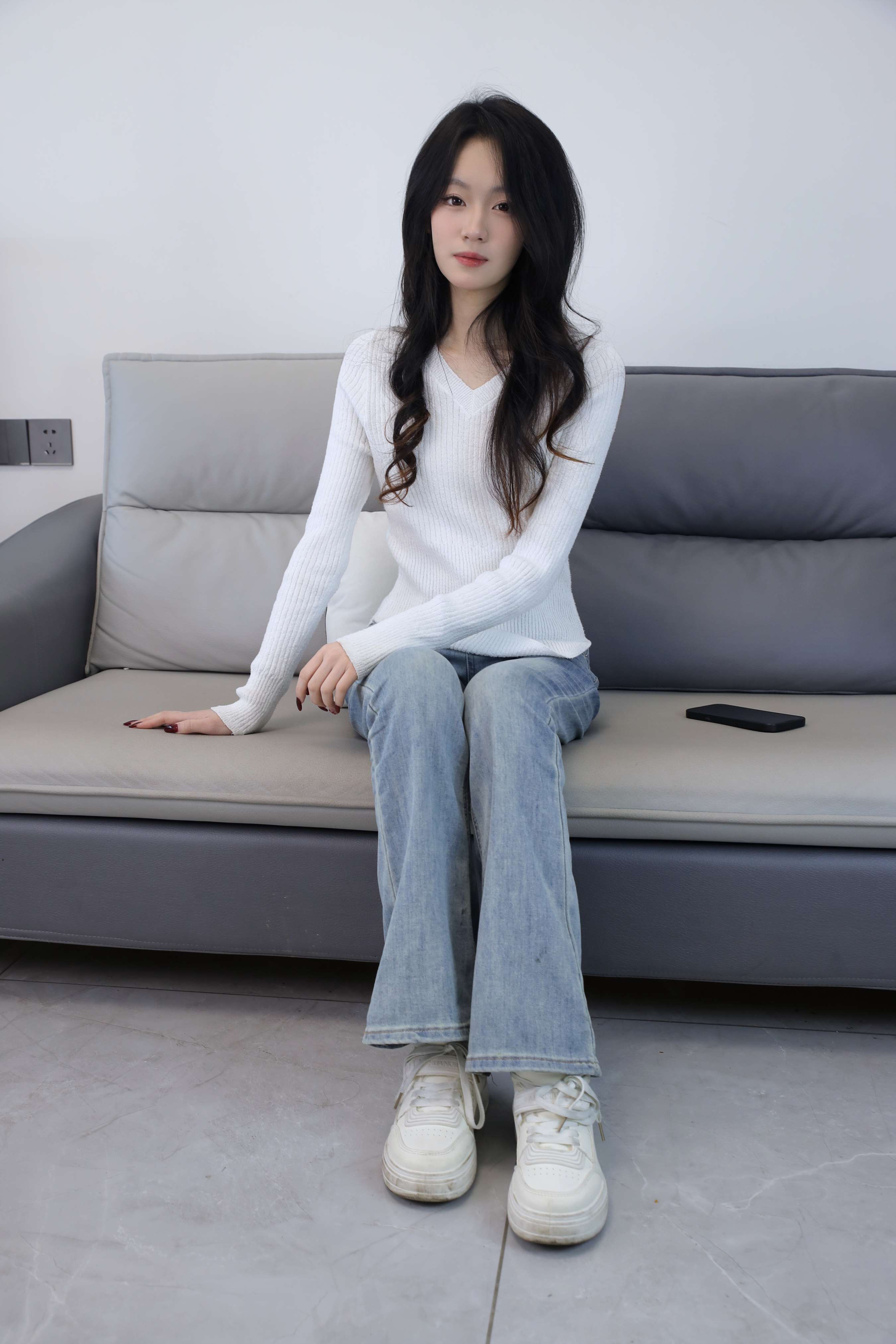 《小艺 牛仔裤の棉袜足》作品图
