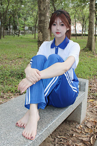 小薯条深圳校服白袜の赤足