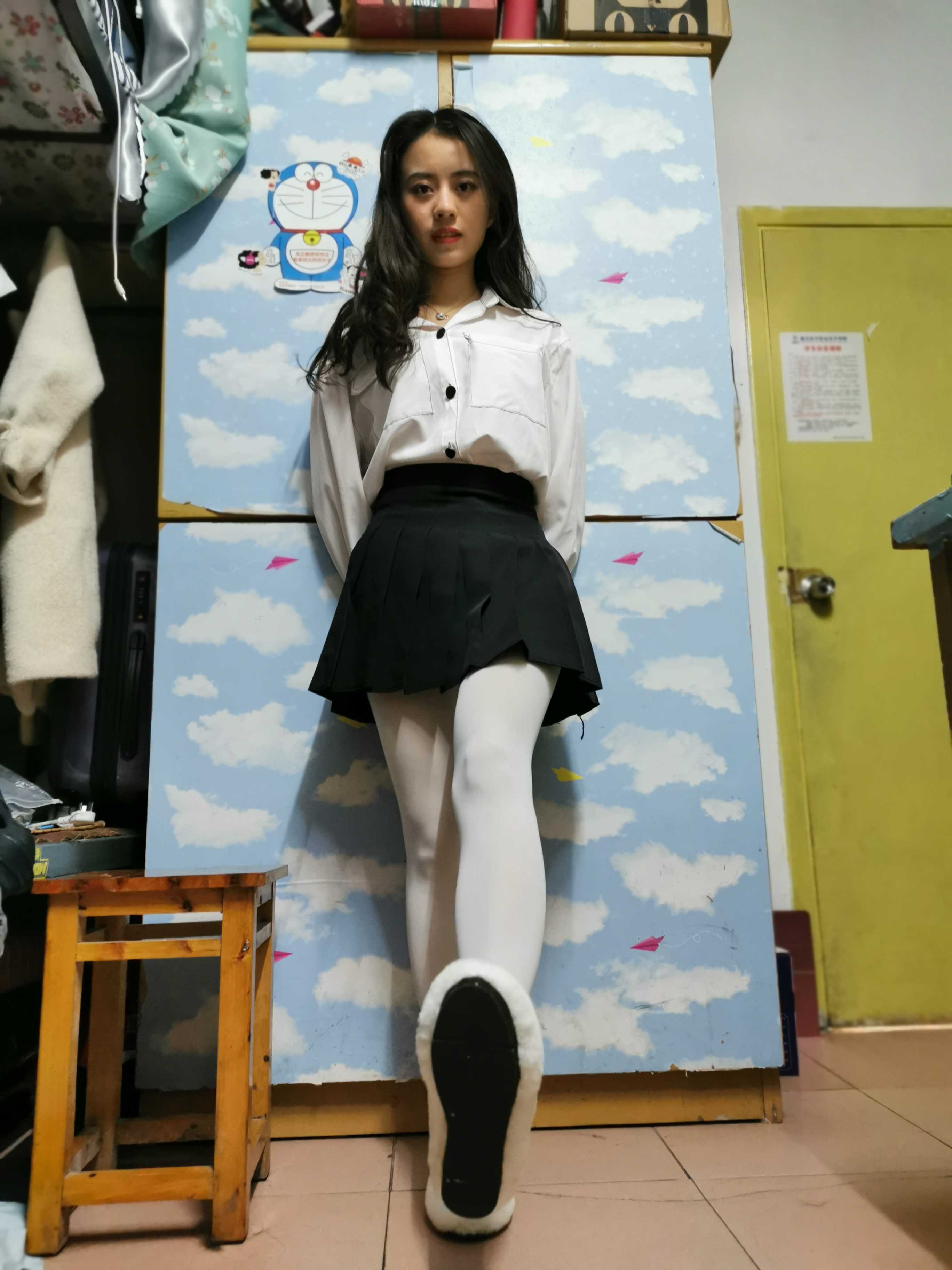 《宿舍小美女白丝》作品图