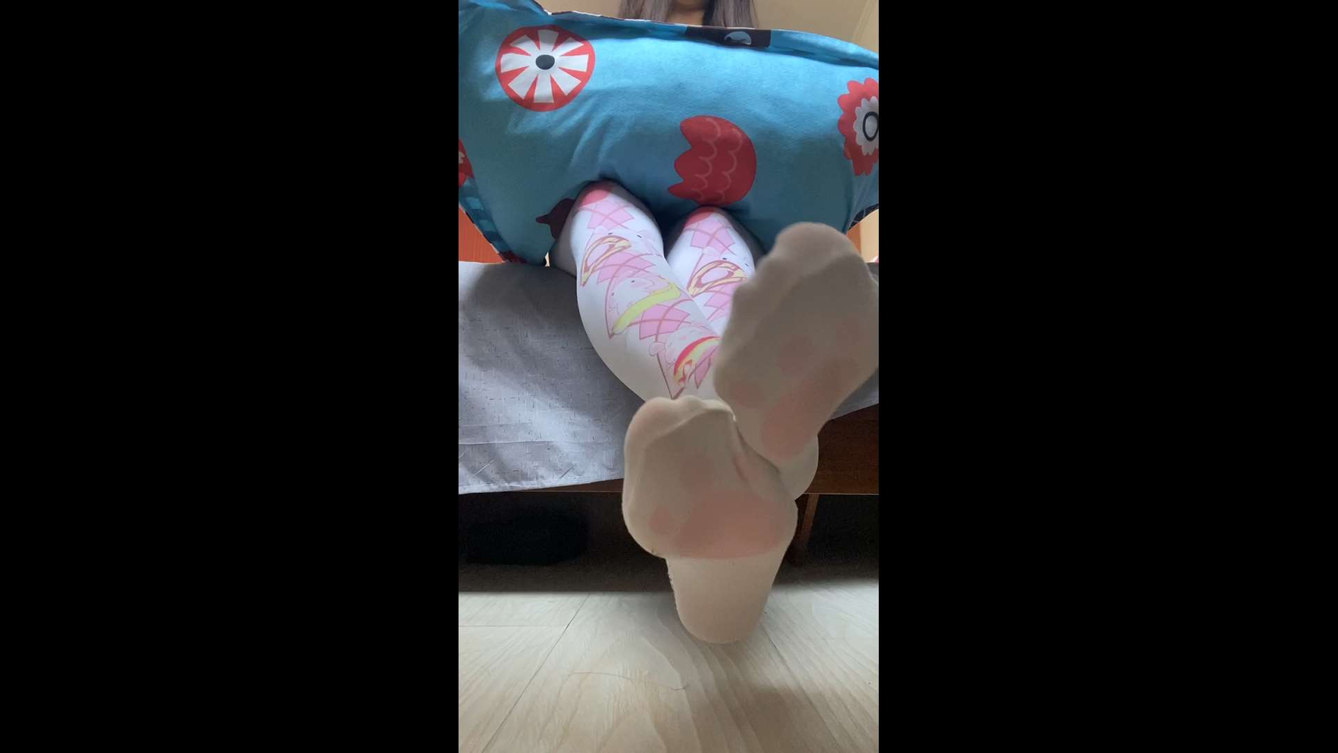 《[视频]可爱的Cos妹妹穿着猫爪lo袜》作品图