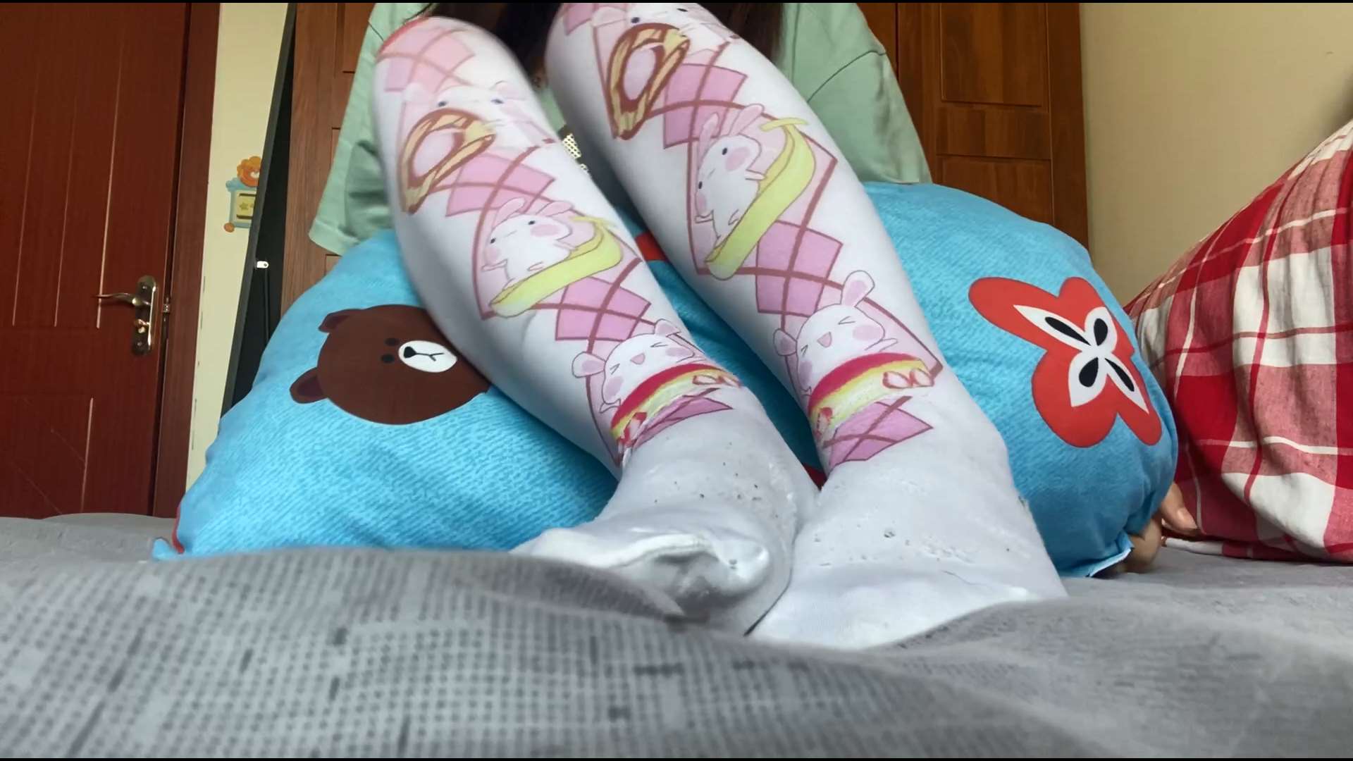 《[视频]可爱的Cos妹妹穿着猫爪lo袜》作品图