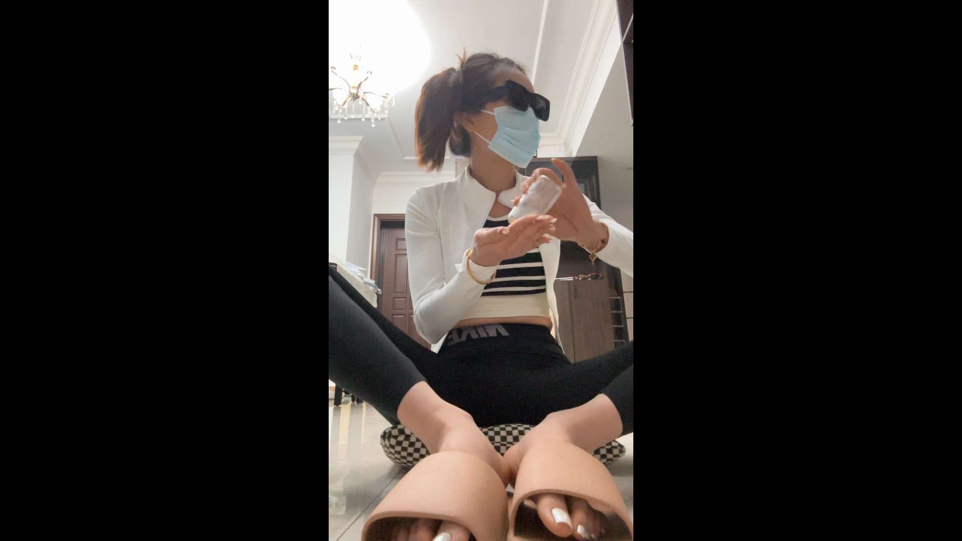 《[视频]孙圆圆-嫩足涂液》作品图