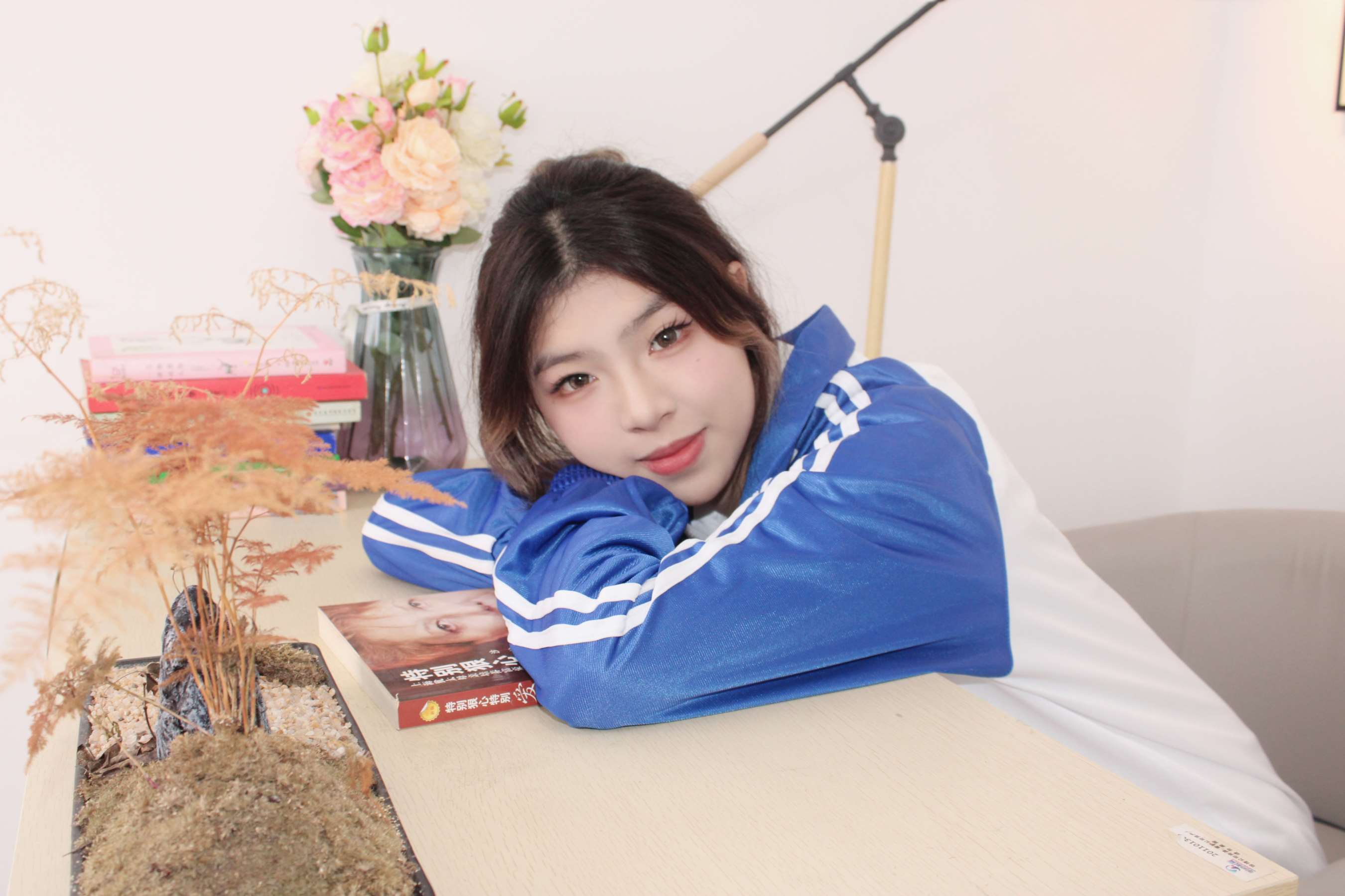 《彤彤 校服棉袜の嫩足》作品图