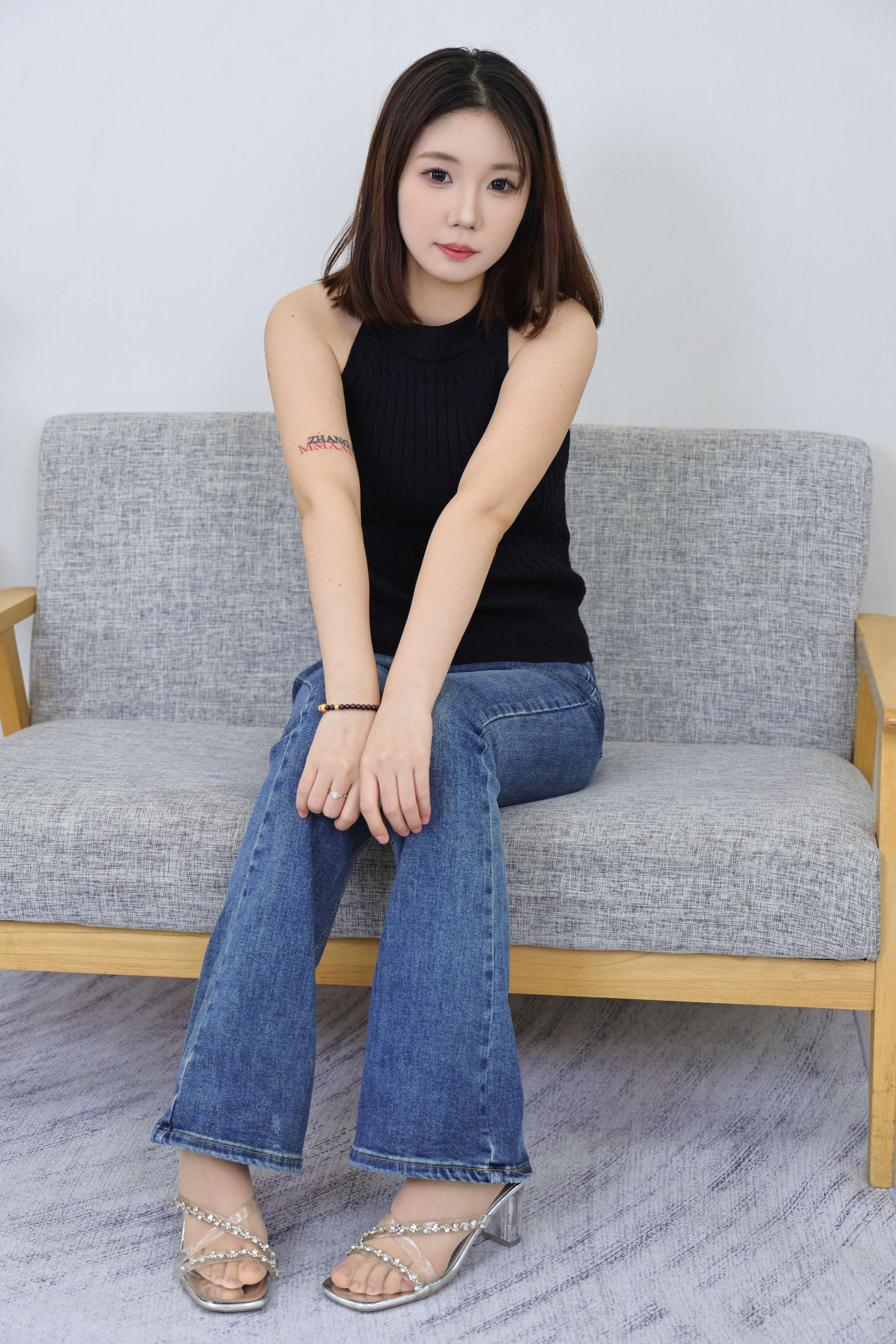 《小禾 牛子裤の嫩足》作品图