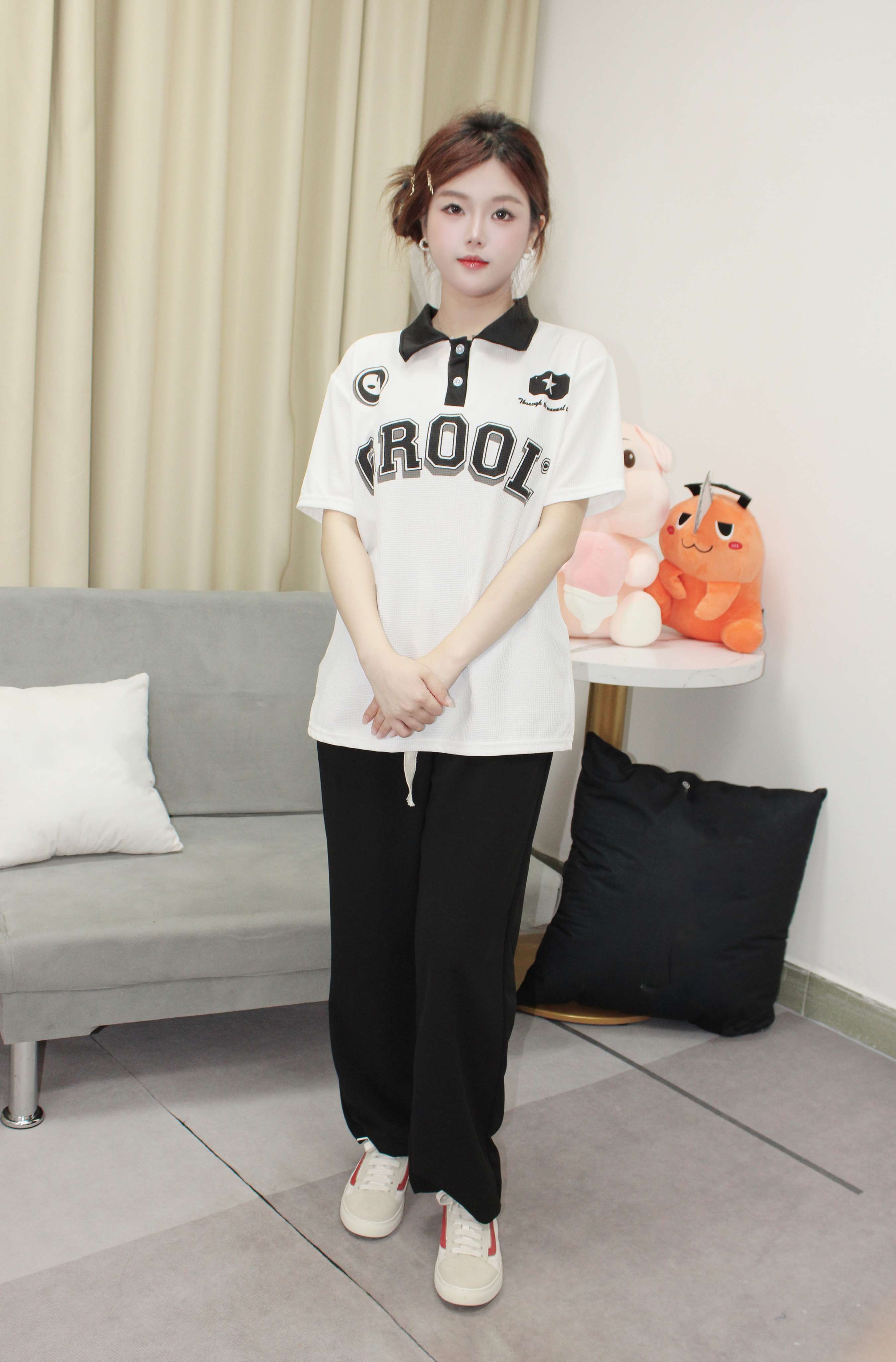 《小薯条韩系学院风板鞋の白袜、嫩足》作品图