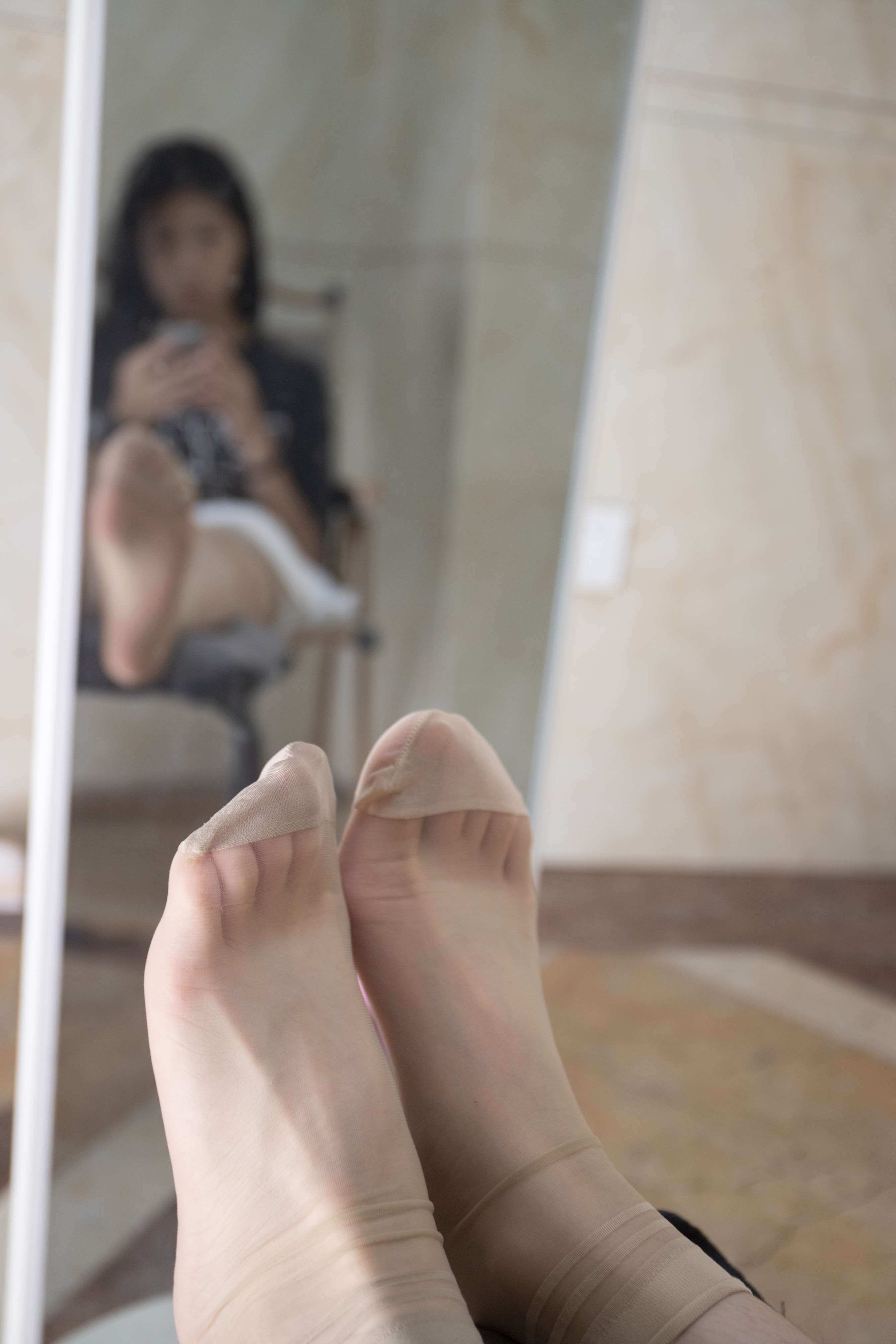 《可爱女生雅雅性感丝袜脚！》作品图