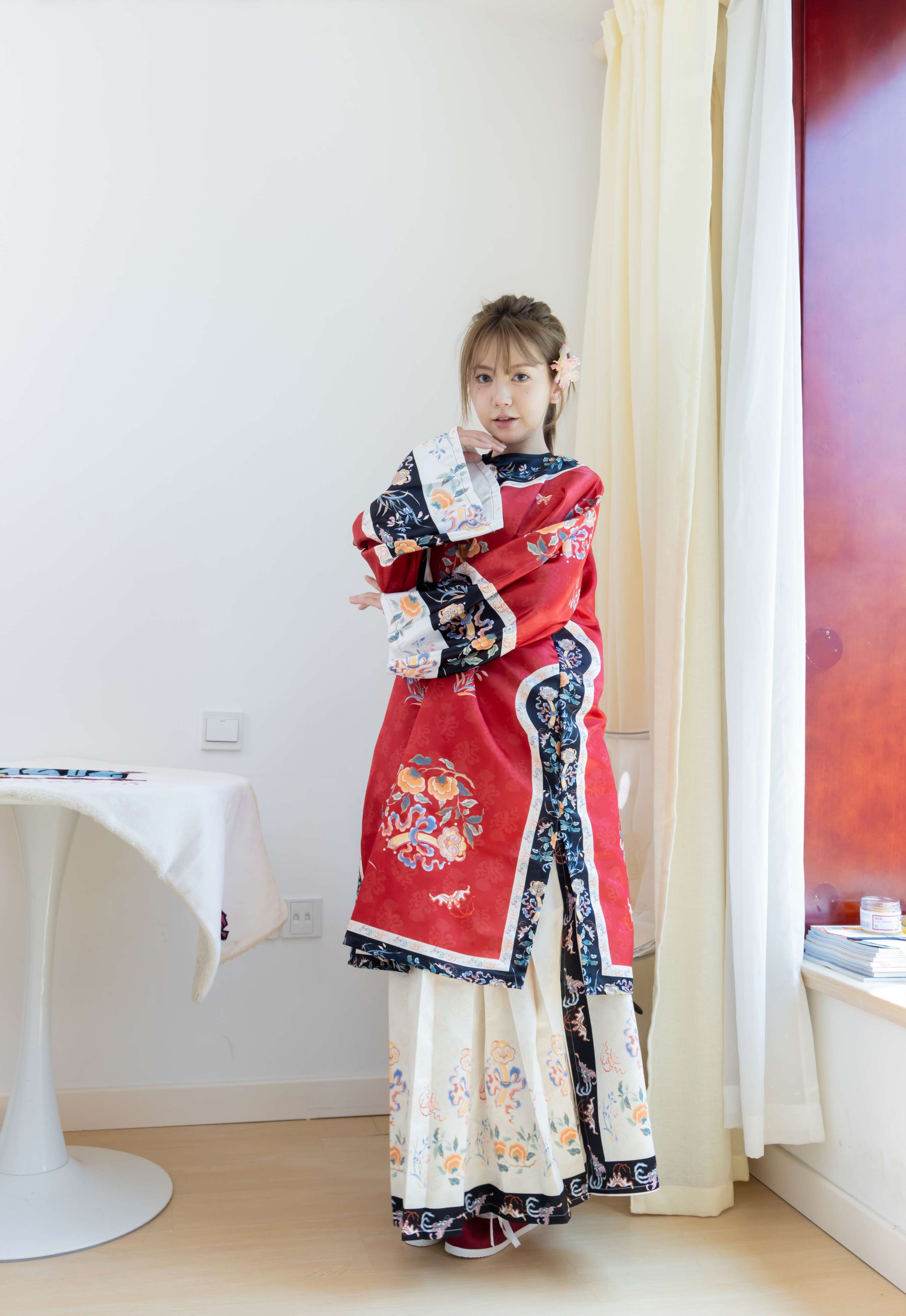 《小曦-汉服、布鞋、足袋、白棉袜》作品图