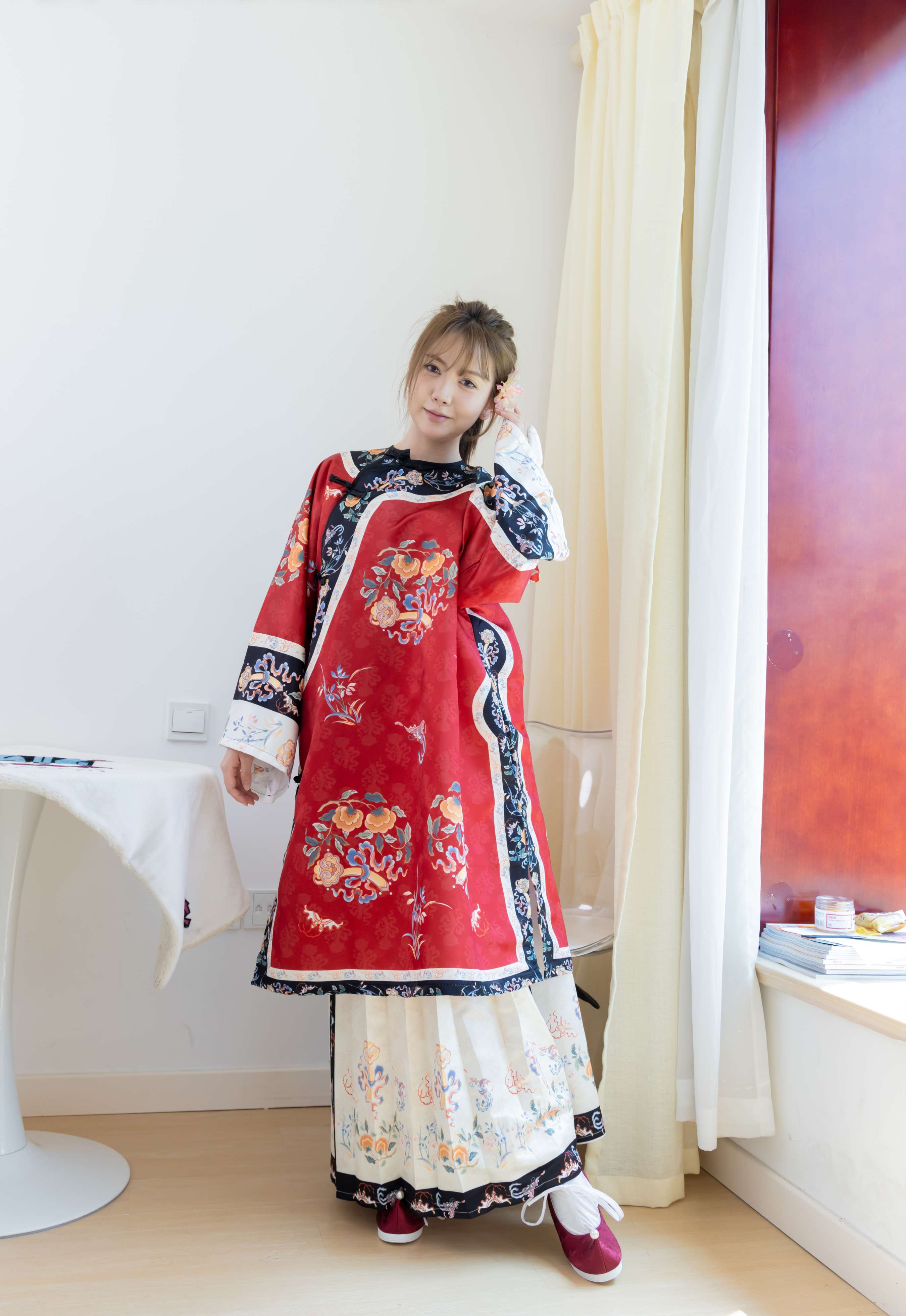 《小曦-汉服、布鞋、足袋、白棉袜》作品图