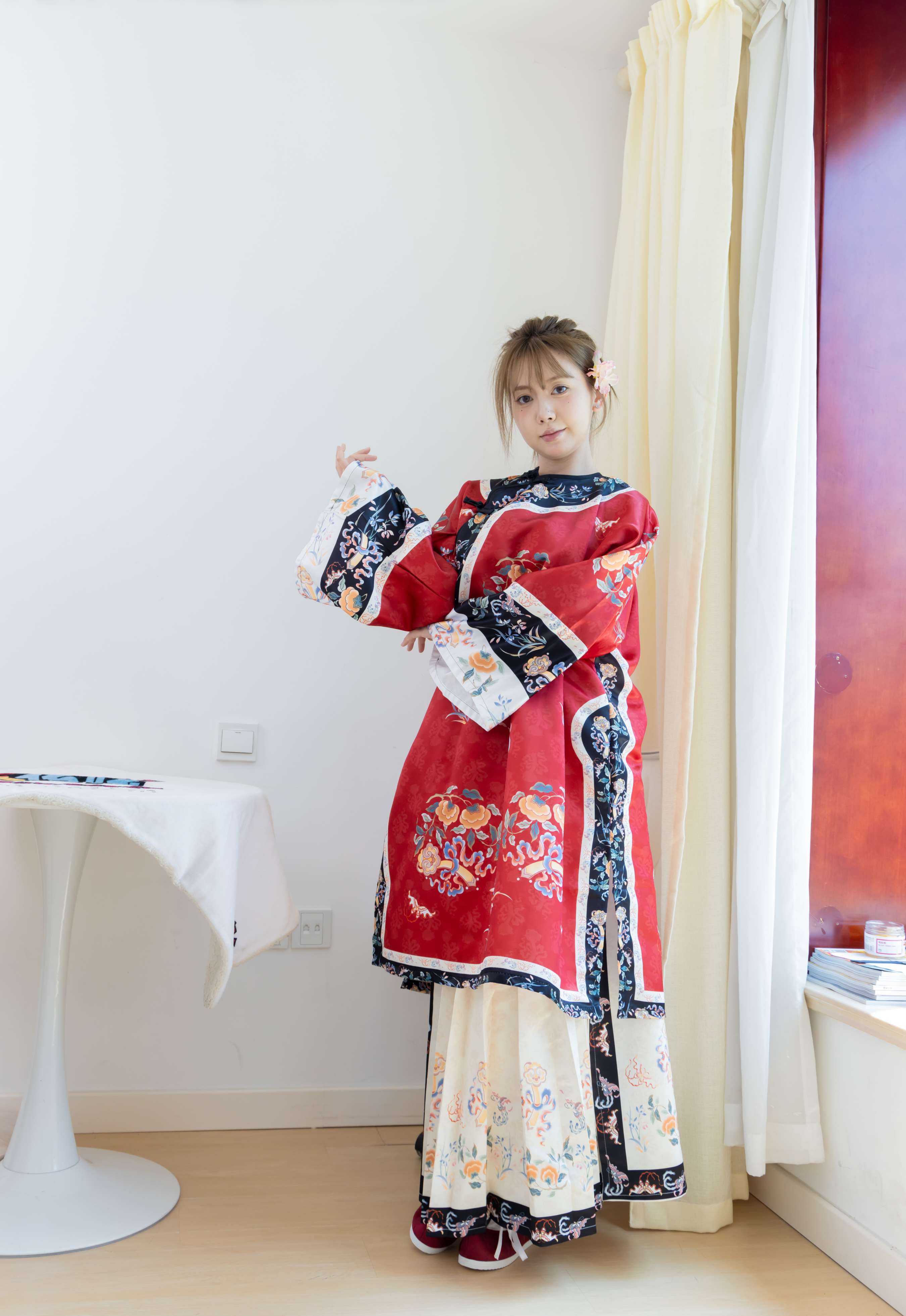 《小曦-汉服、布鞋、足袋、白棉袜》作品图