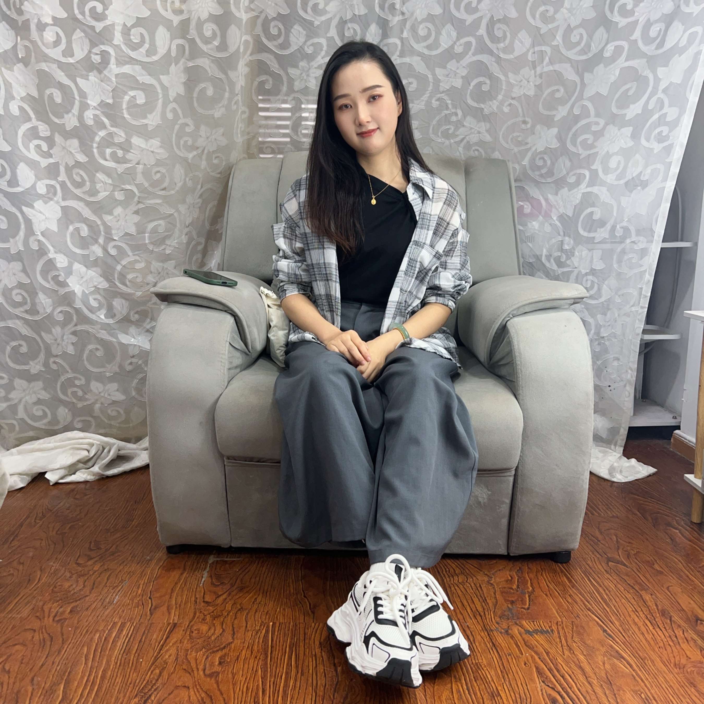 《两个小姐姐的赤足》作品图